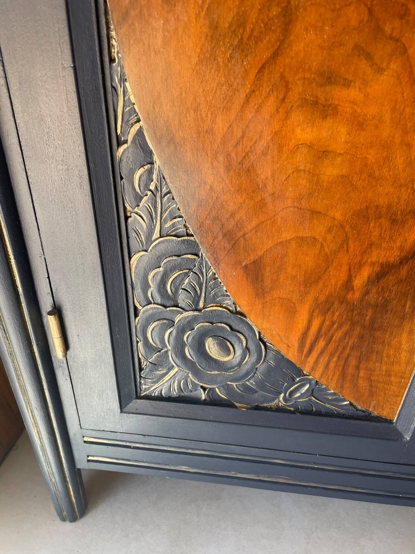 Commode art déco rénovée avec goût