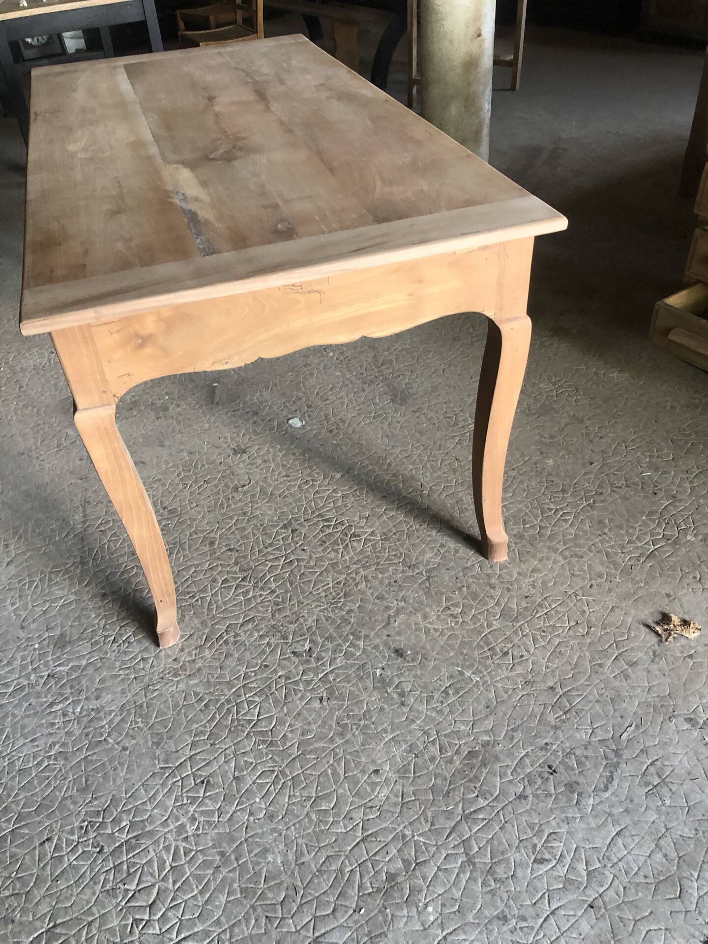 Farm table