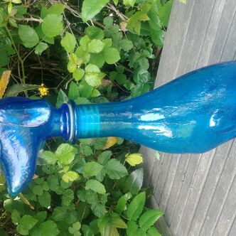 Carafe en forme de chien "teckel" en verre bleu Empoli vintage