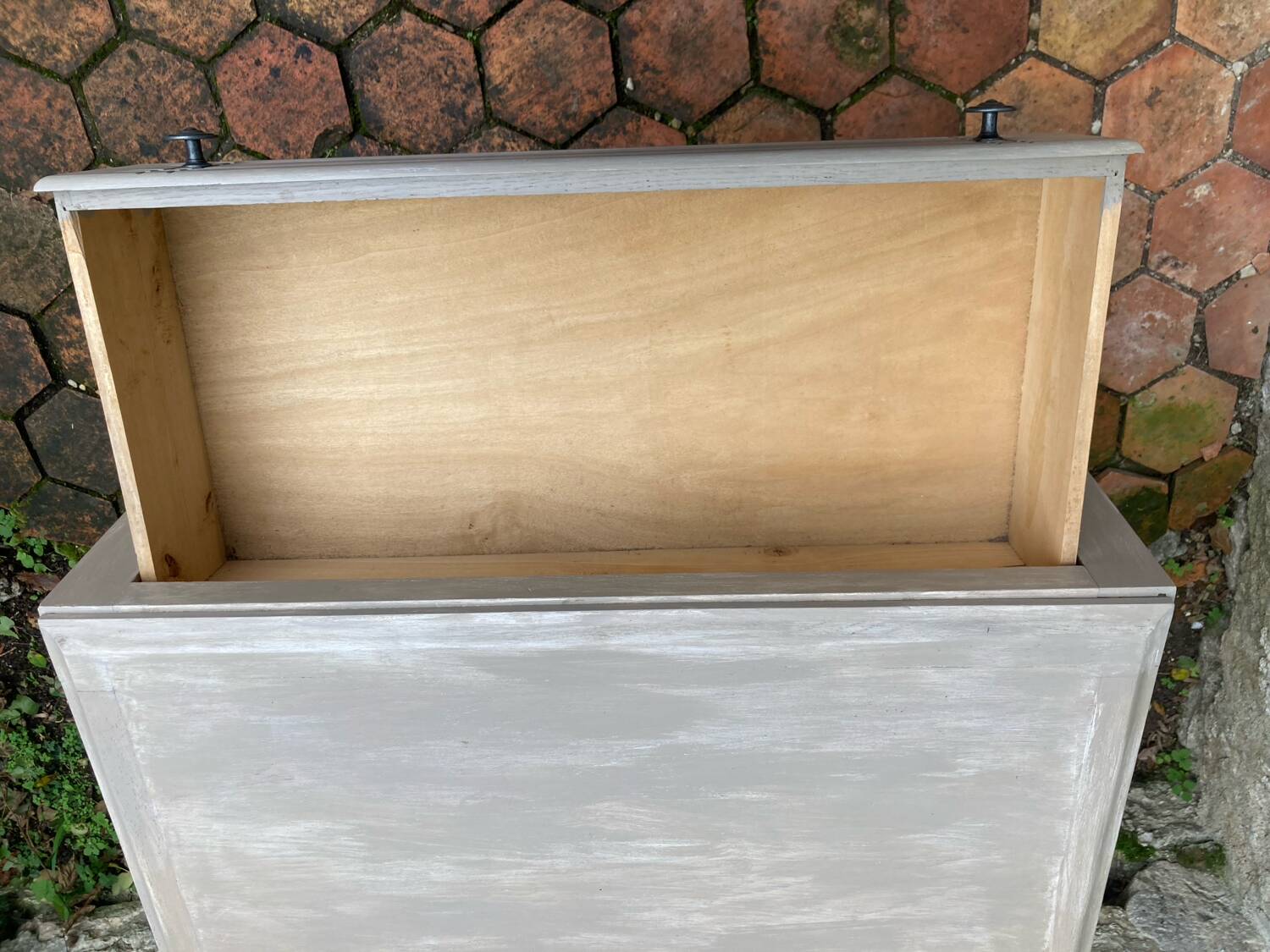 Vintage chest of drawers