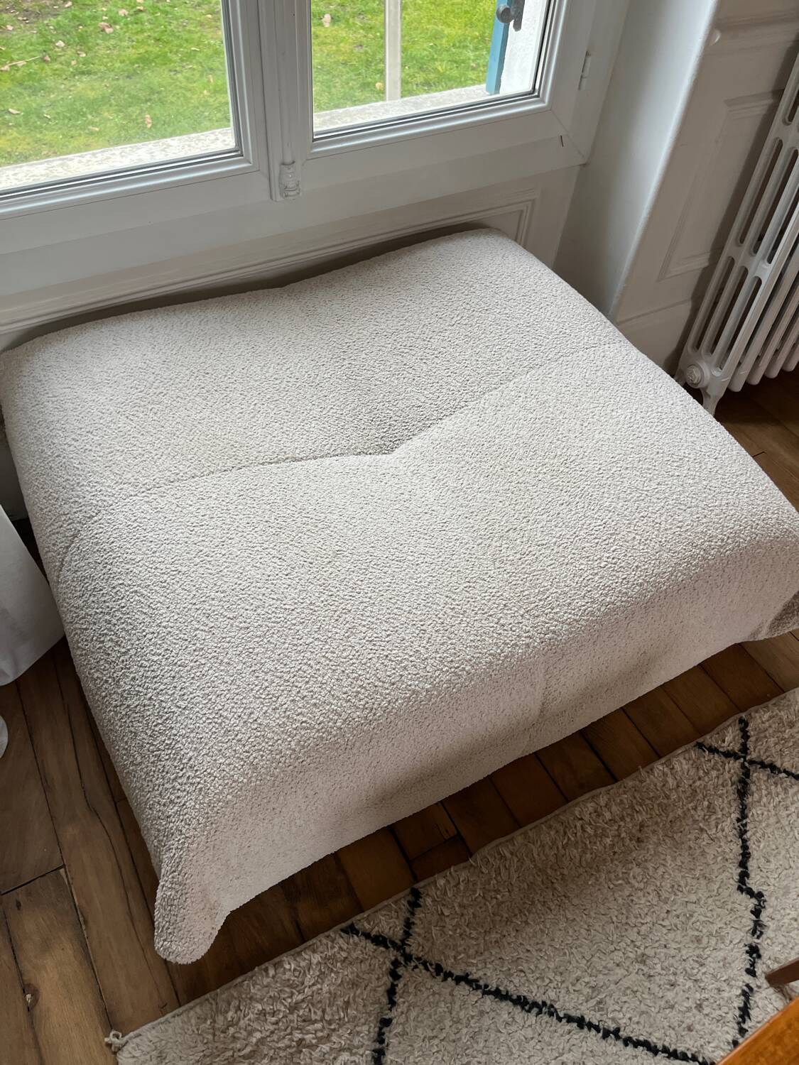 Pouf bouclette blanche SIA