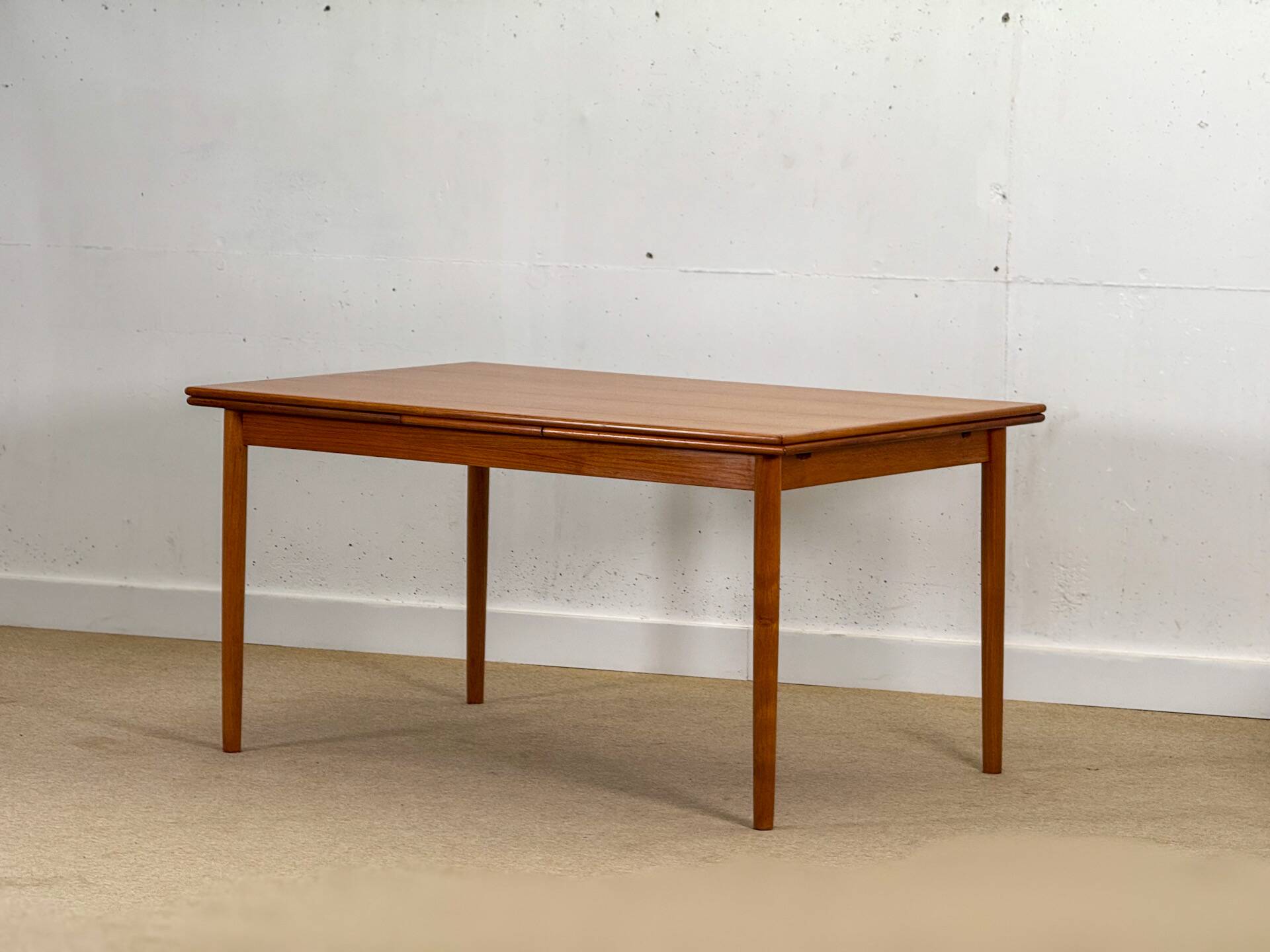 Table à manger en teck à double extension (Fabriquée au Danemark en 1960)