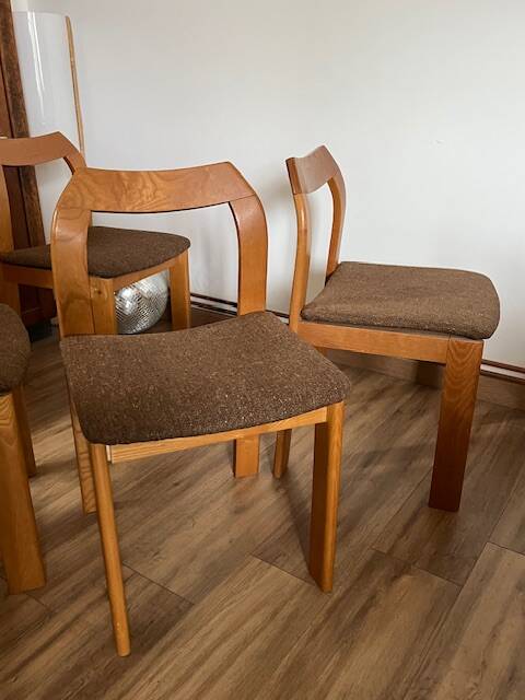 4 brown chairs