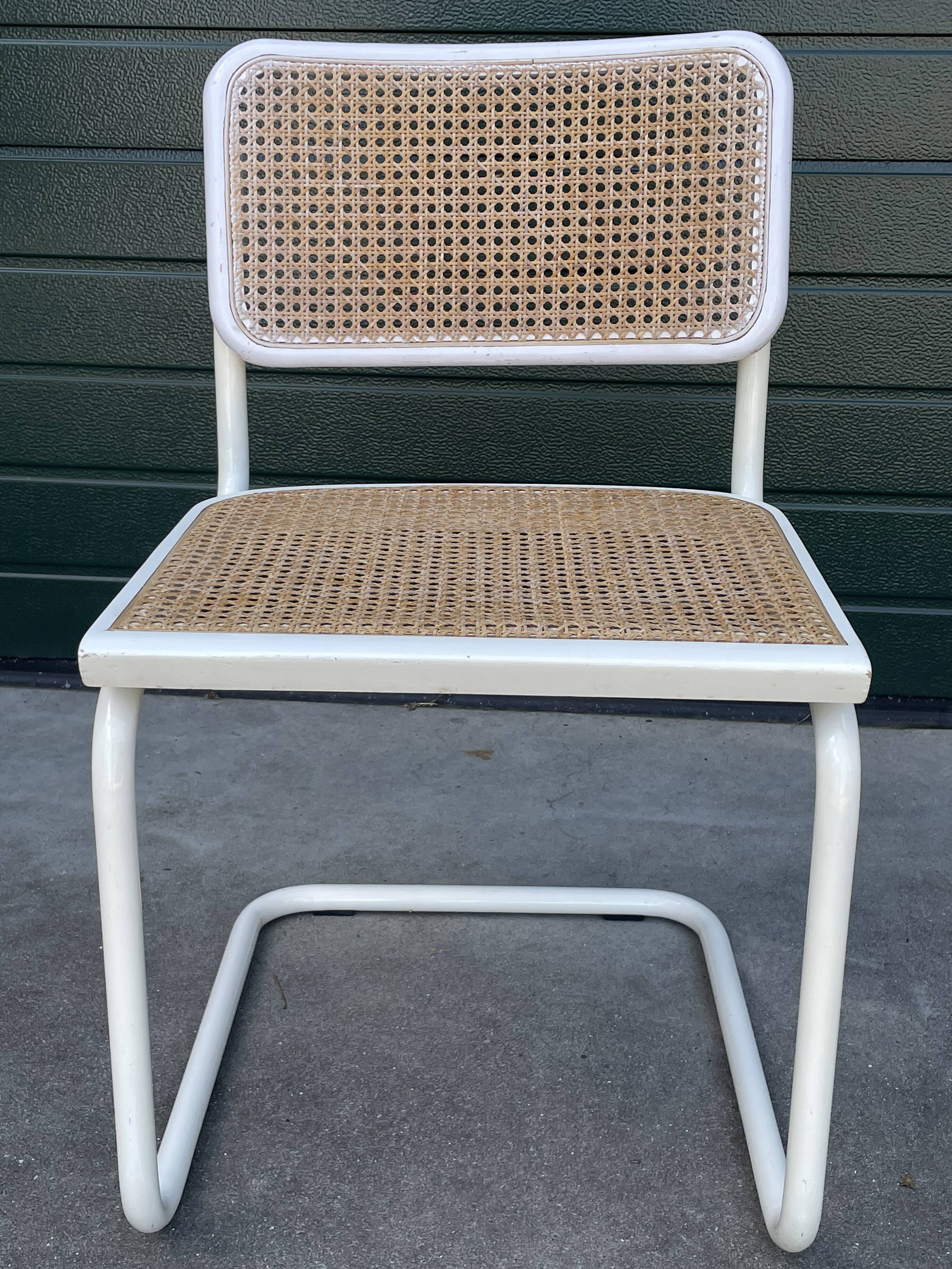 Set of 4 Cesca b32 model chairs in white by Marcel Breuer