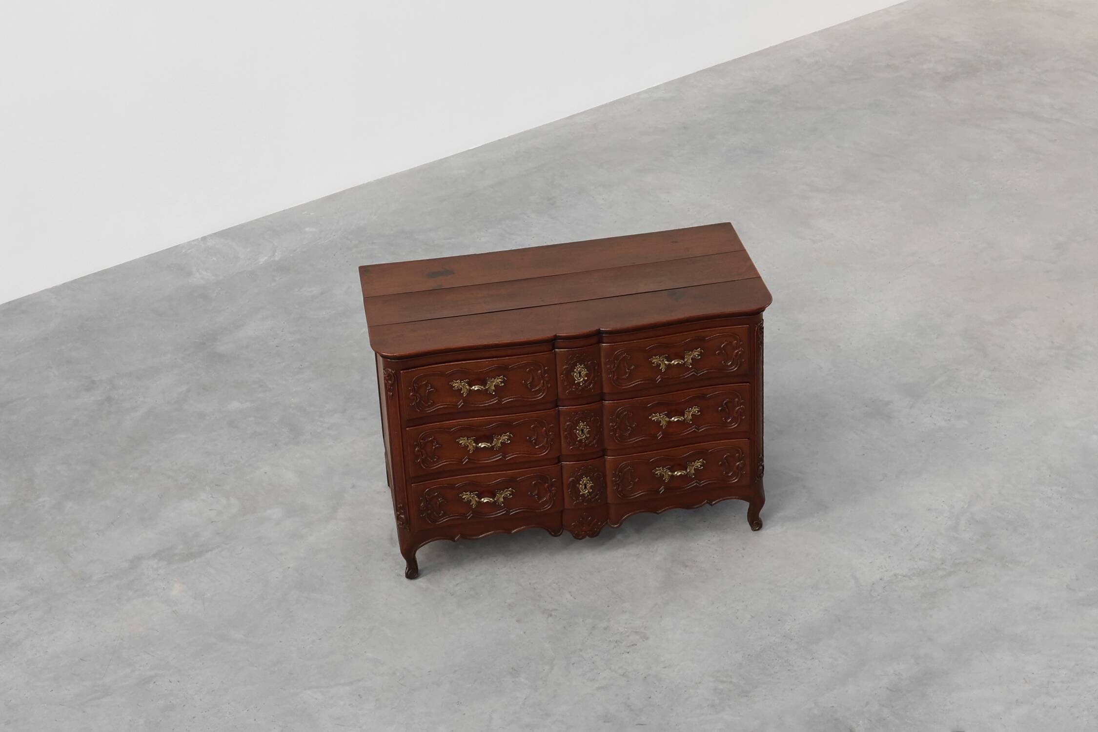 French 18th Century hand crafted oak chest of drawers in Louis XV style