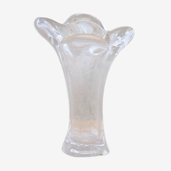 Vase en verre moulé