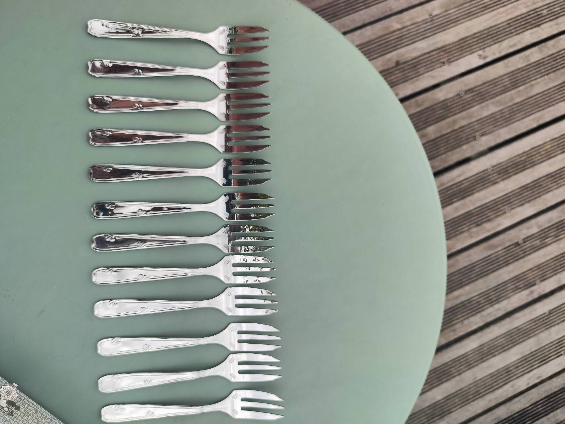 Dessert forks