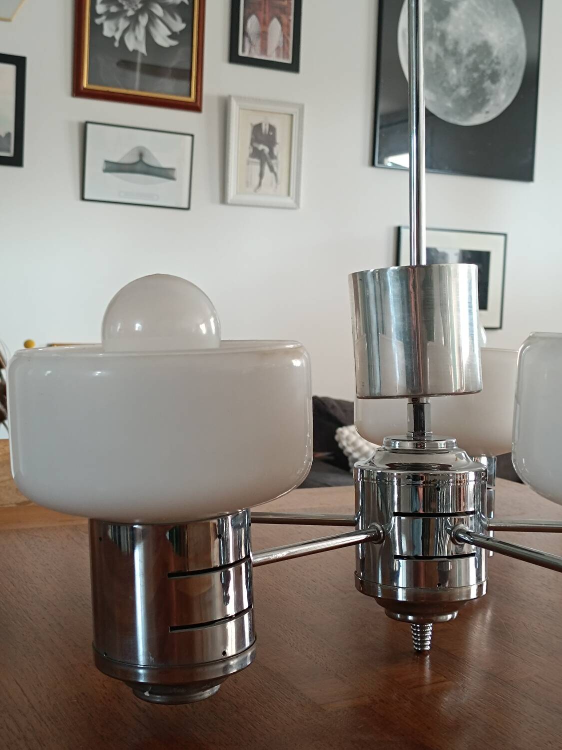 Lustre suspension space age