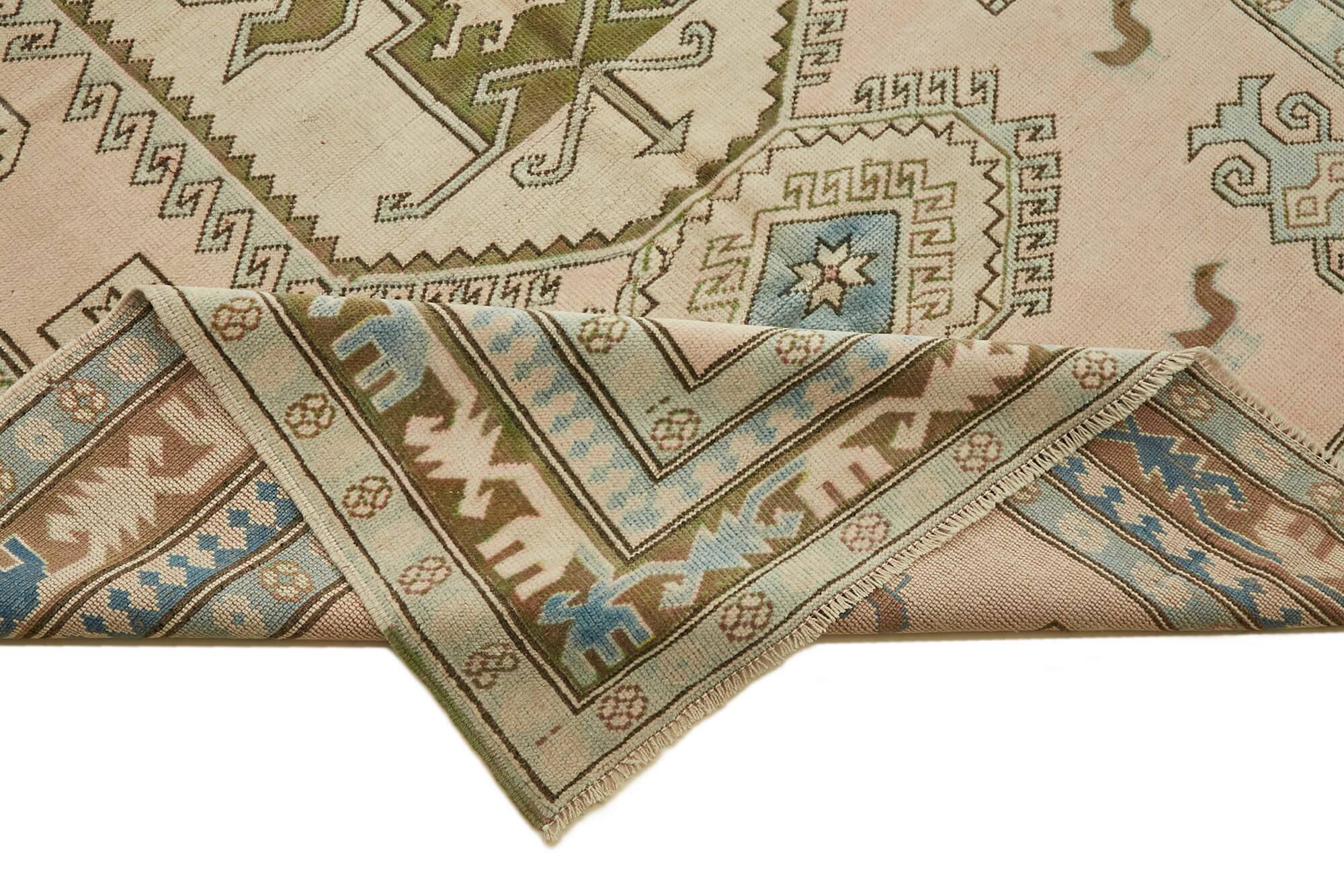 Turkish Vintage Anatolian Rug 176 cm x 258 cm
