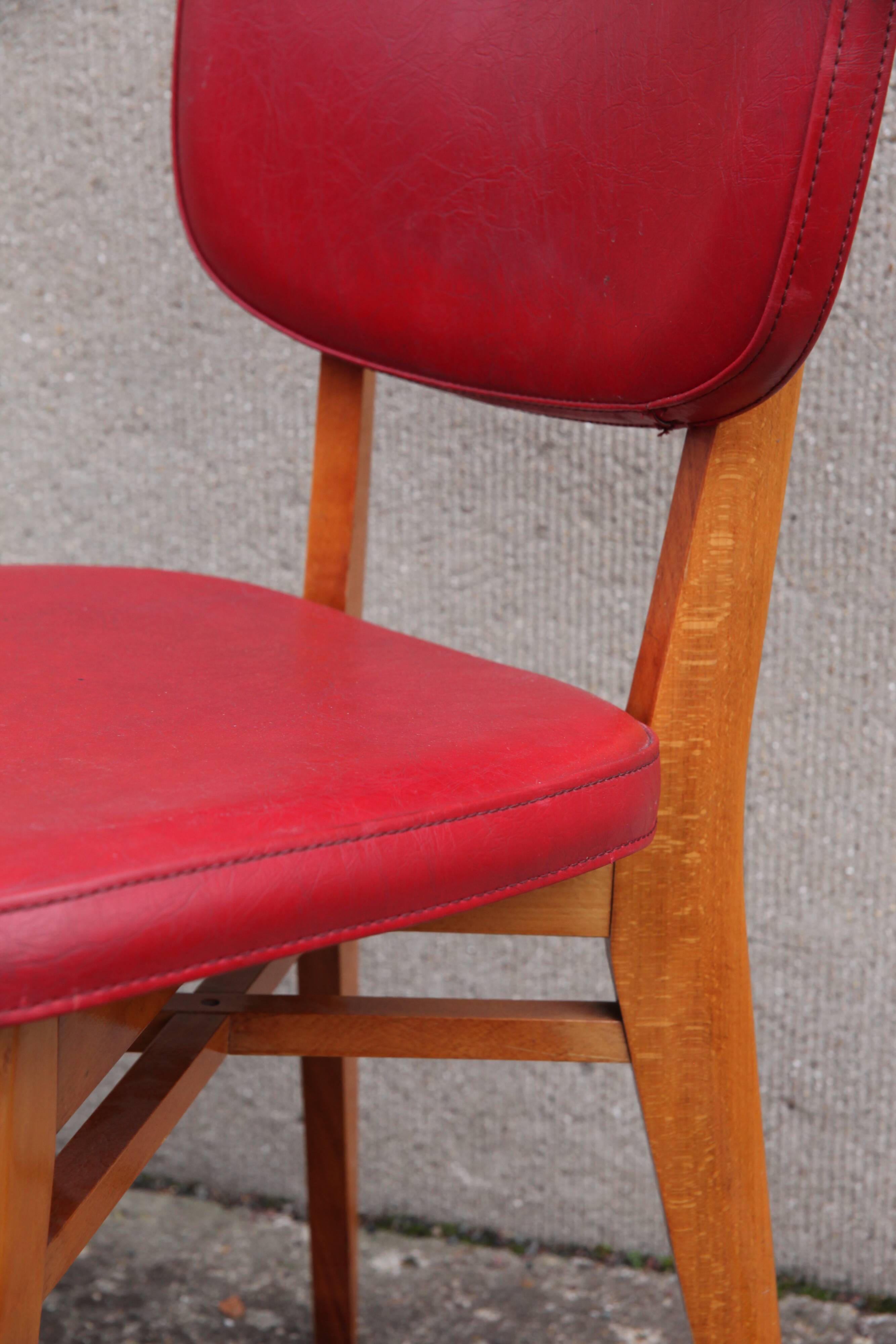 Pair of chairs type red skai bistro