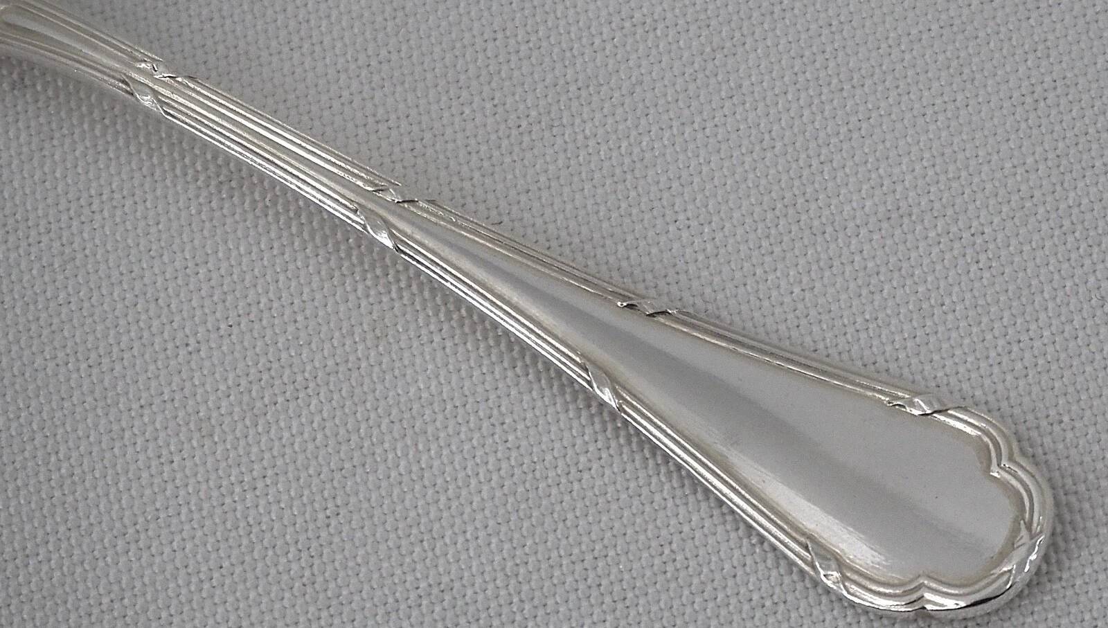 Ercuis Trianon, Rubans, 12 silver-plated oyster forks, excellent condition.
