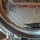 Set of 2 metal dishes