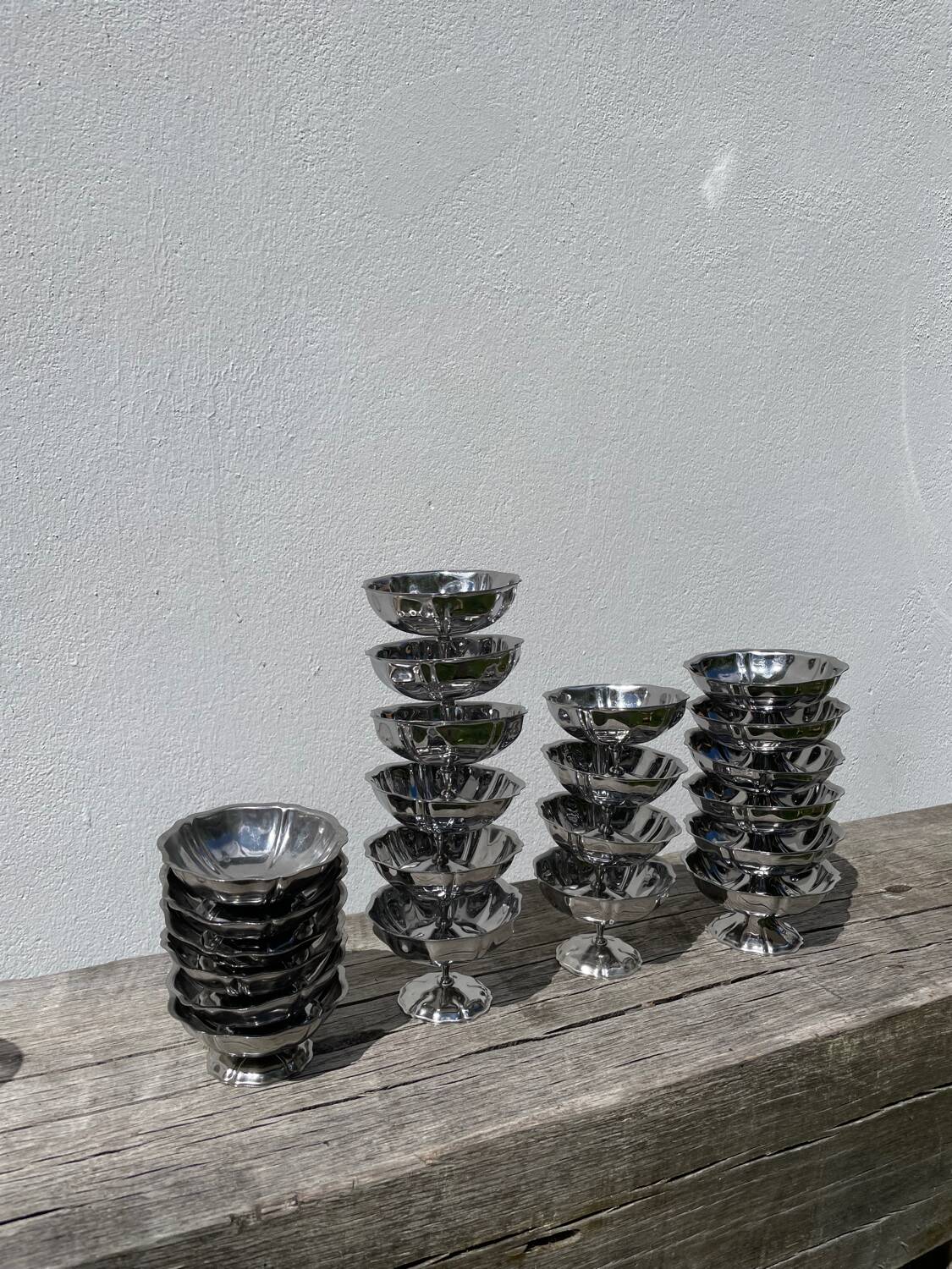 Set of 22 stainless steel cups