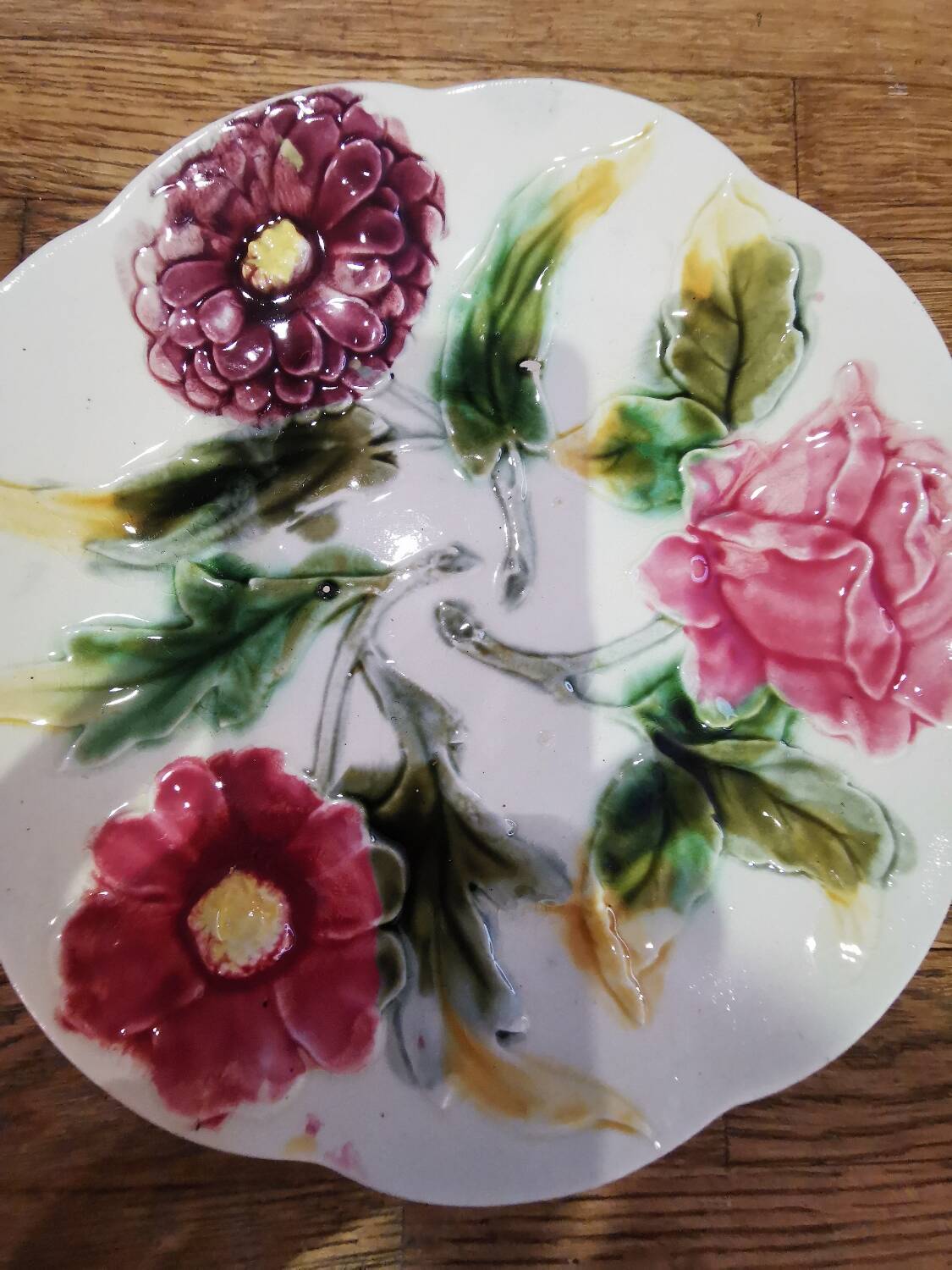 Very beautiful barbotine Vintage plate Choisy Le roi