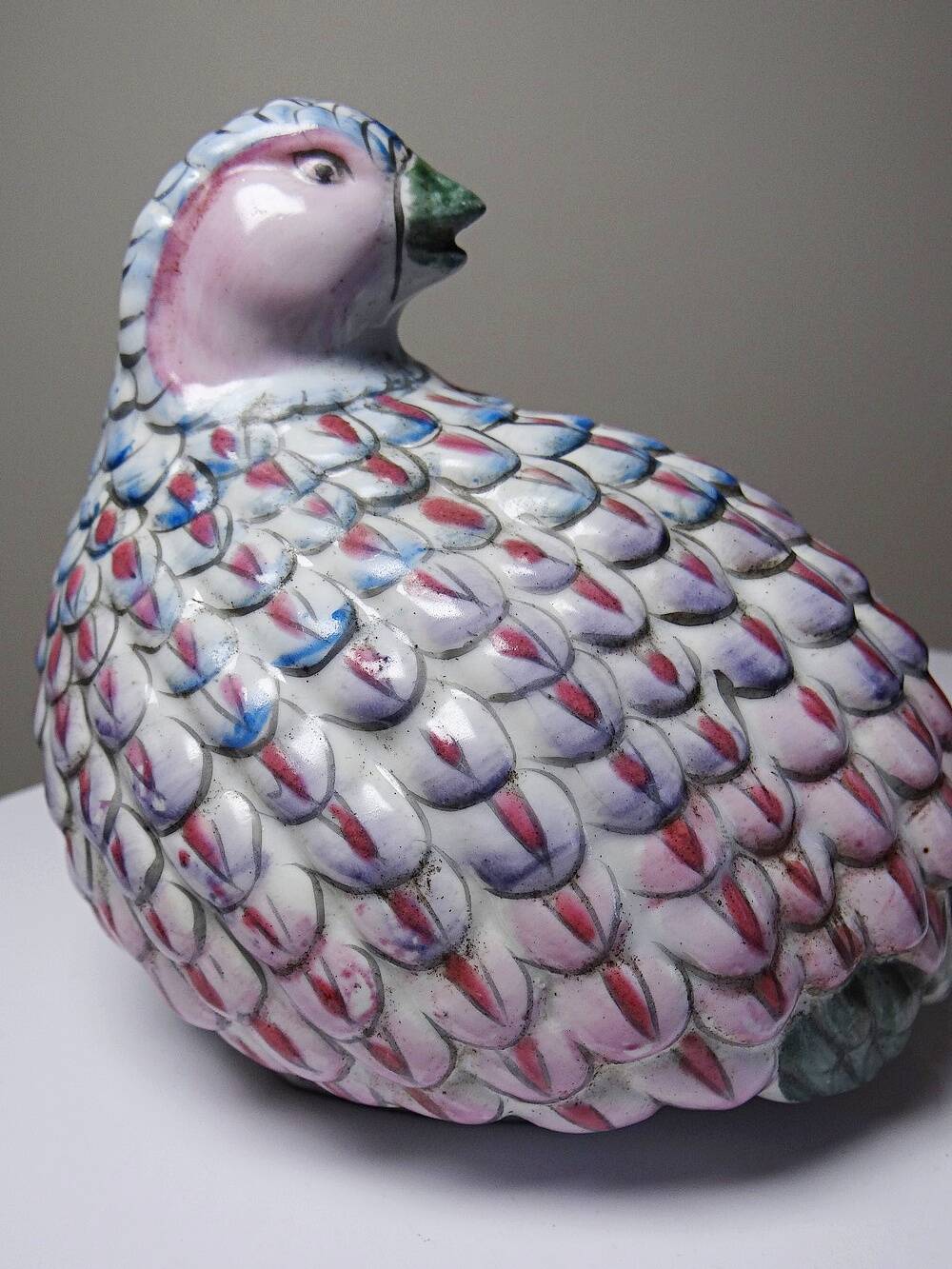 Pair of hand-painted Chinese porcelain quails, 1960s-1970s.