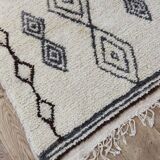 Handcrafted moroccan berber rug 172 x 87 cm