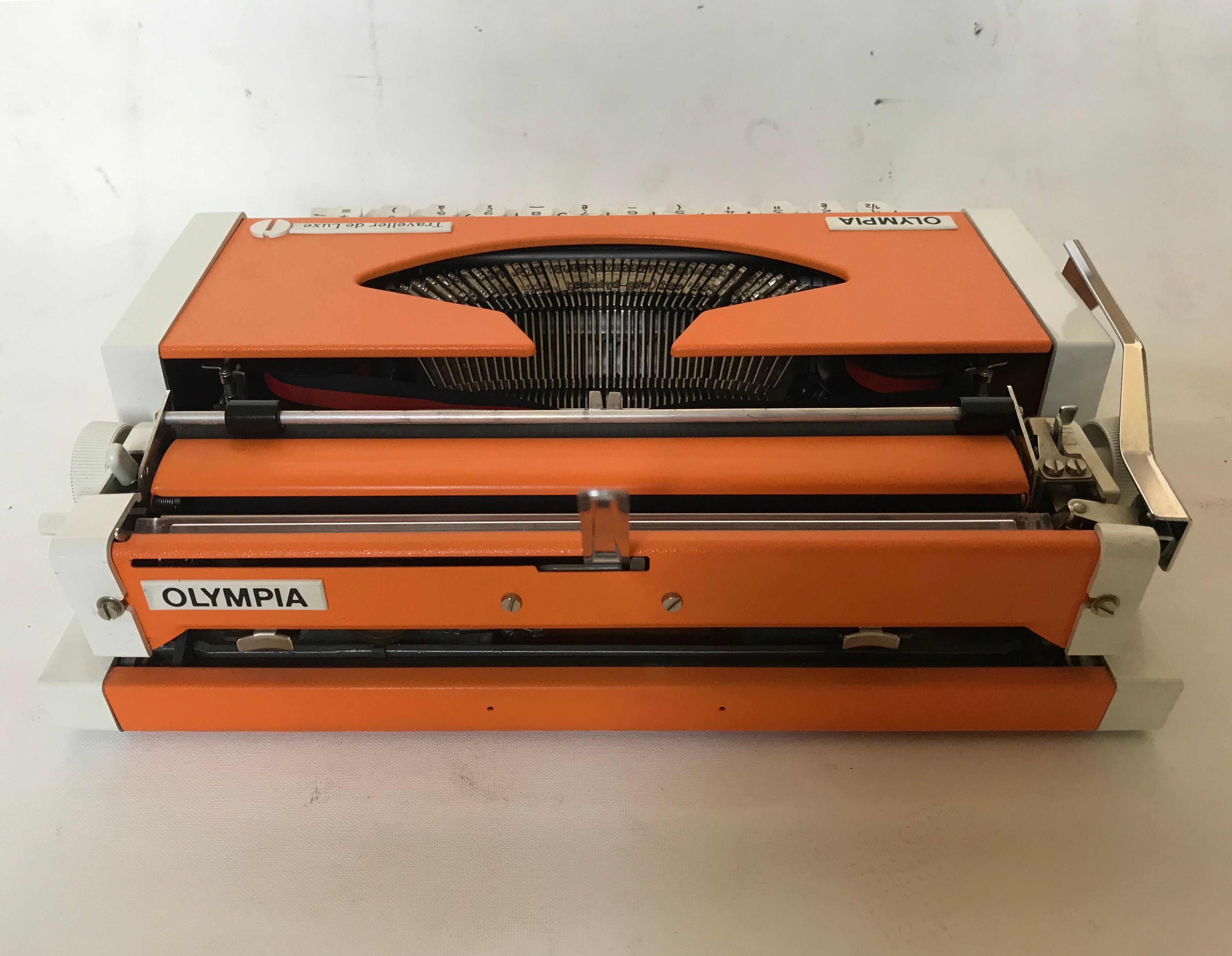 Typewriter, Olympia Traveller de Luxe