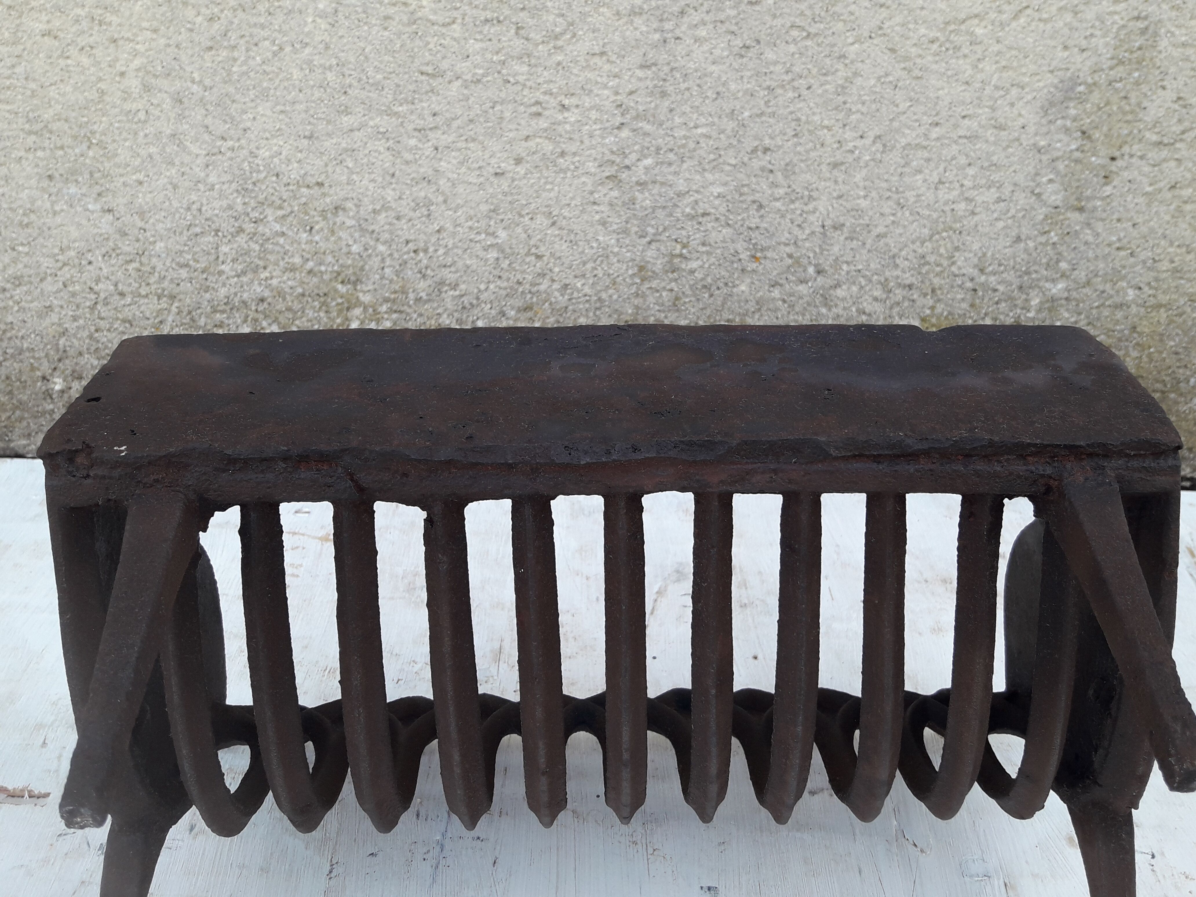 Foyer grille de cheminée  en fonte pour bûches L 38 cm