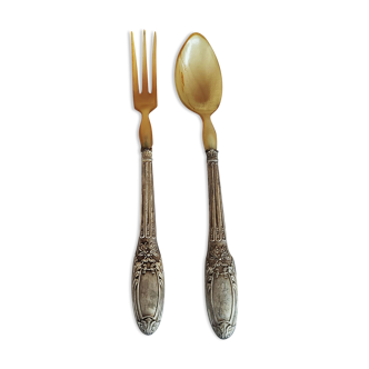 Horn and silver metal serving cutlery