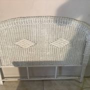 Ensemble chambre rotin blanc : commode, miroir, lit, panier