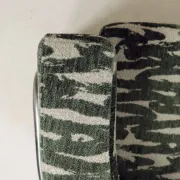 Brutalise lobby longue chair verdigris green 