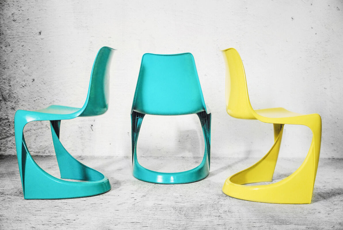 Chair model "290" by Cantilever