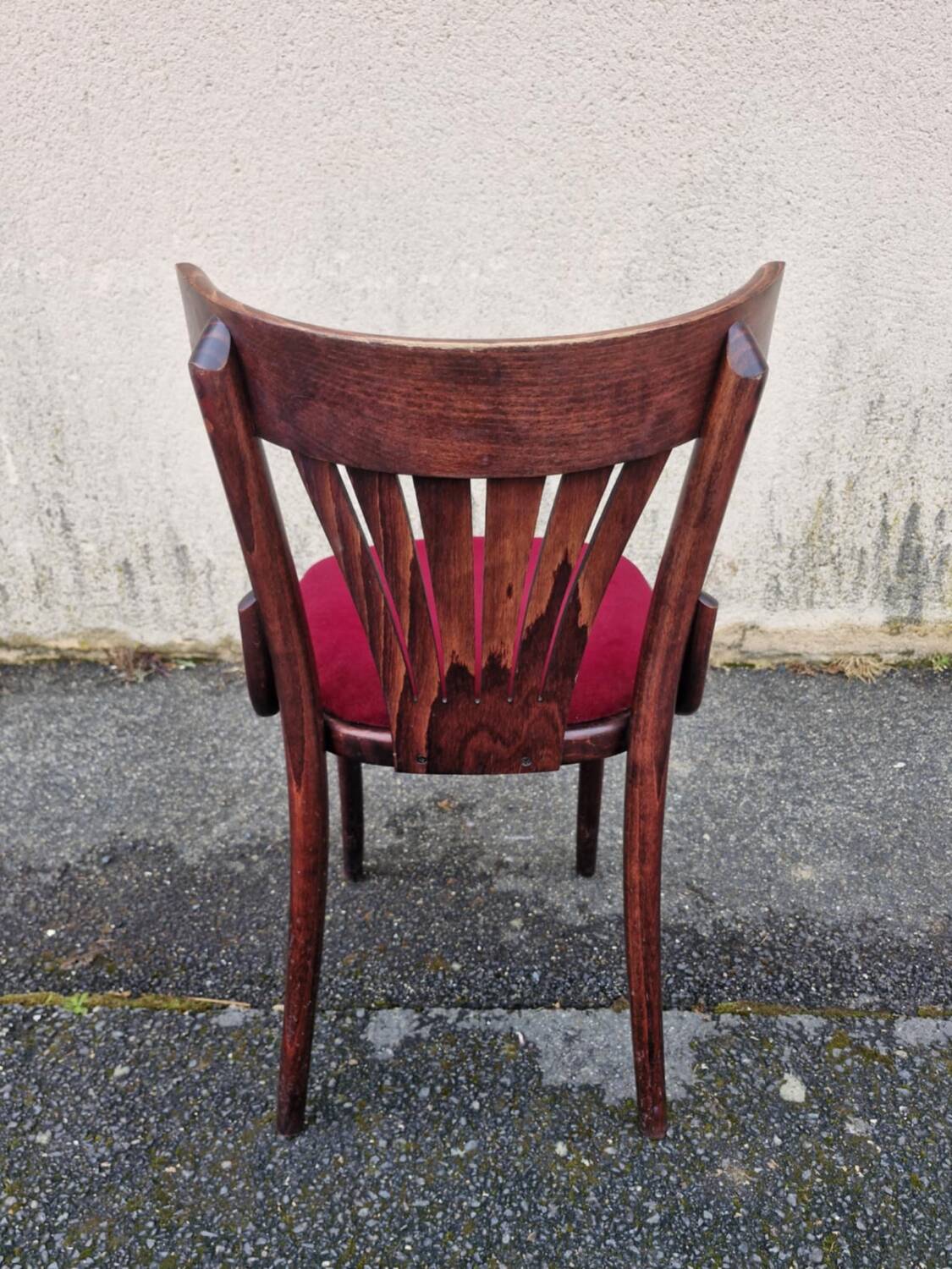26 fauteuils et 4 chaises bistrot