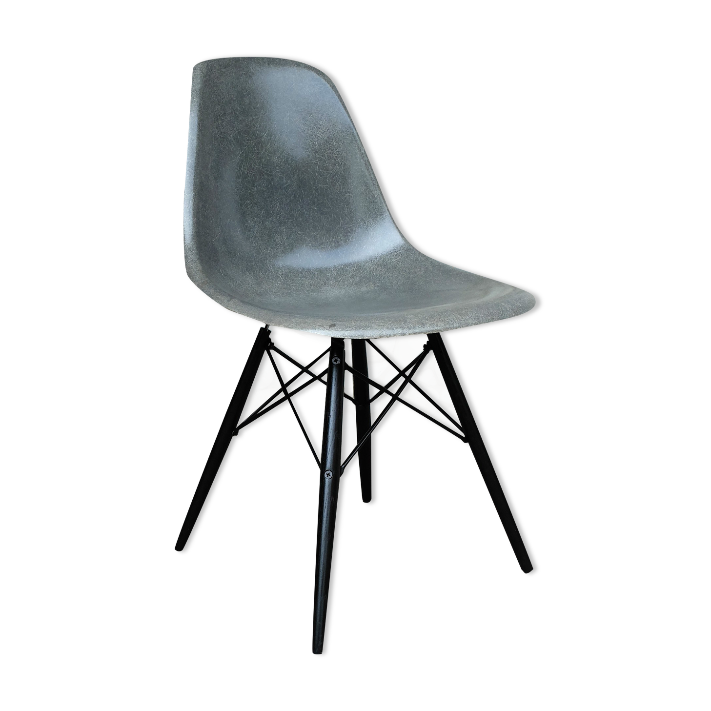 DSW Charles & Ray Eames Chair for Herman Miller Grey Elephant Grey Dowel