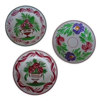 3 assiettes  plates sarreguemines, fleurs faience ancienne rouge et vert