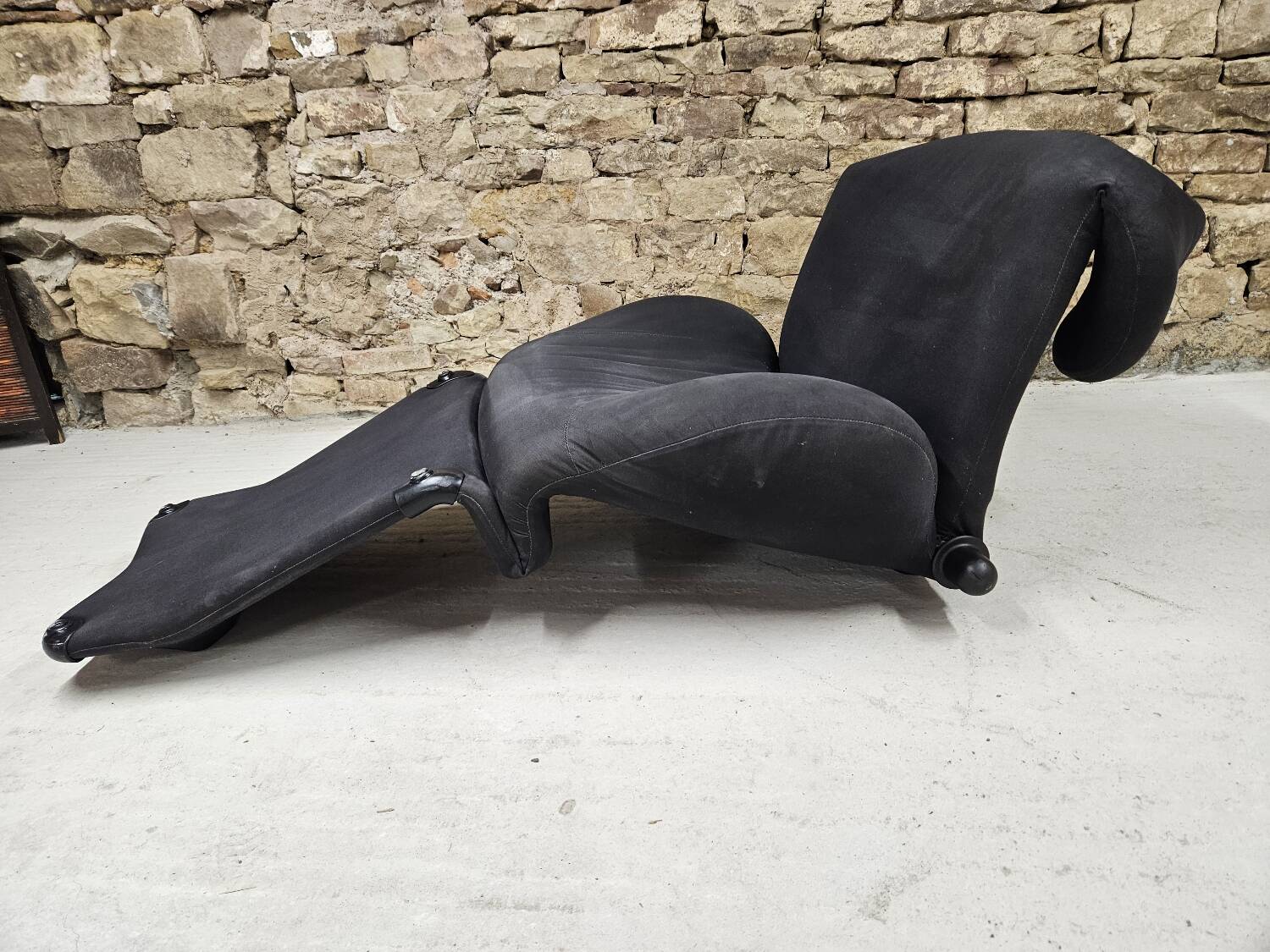 Cassina 1980 vintage ergonomic armchair