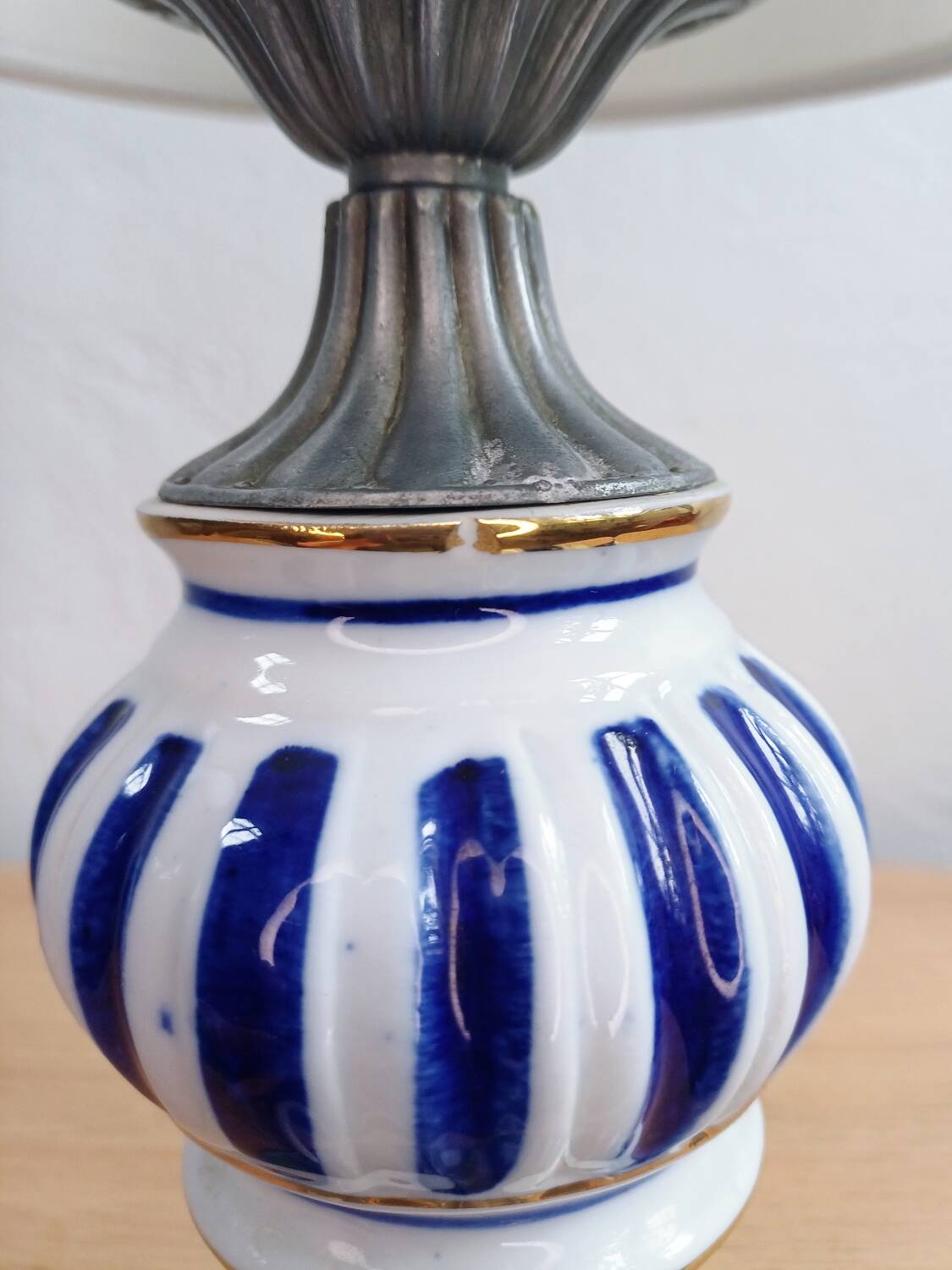 Pair of French Vintage Nightstand Lamps – Hand-Painted Porcelain & Pewter