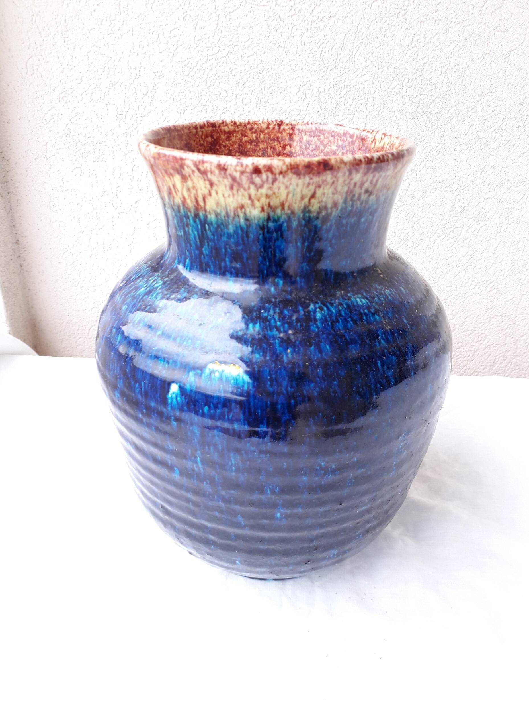 Accolay ceramic vase