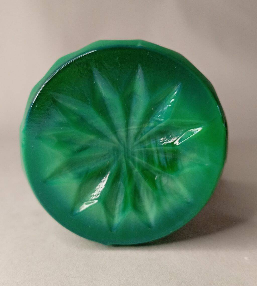 Vase en verre malachite bohémien tchèque