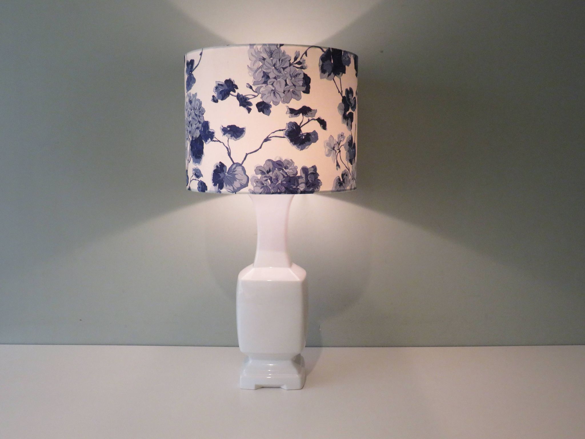 White mid-century ceramic table lamp