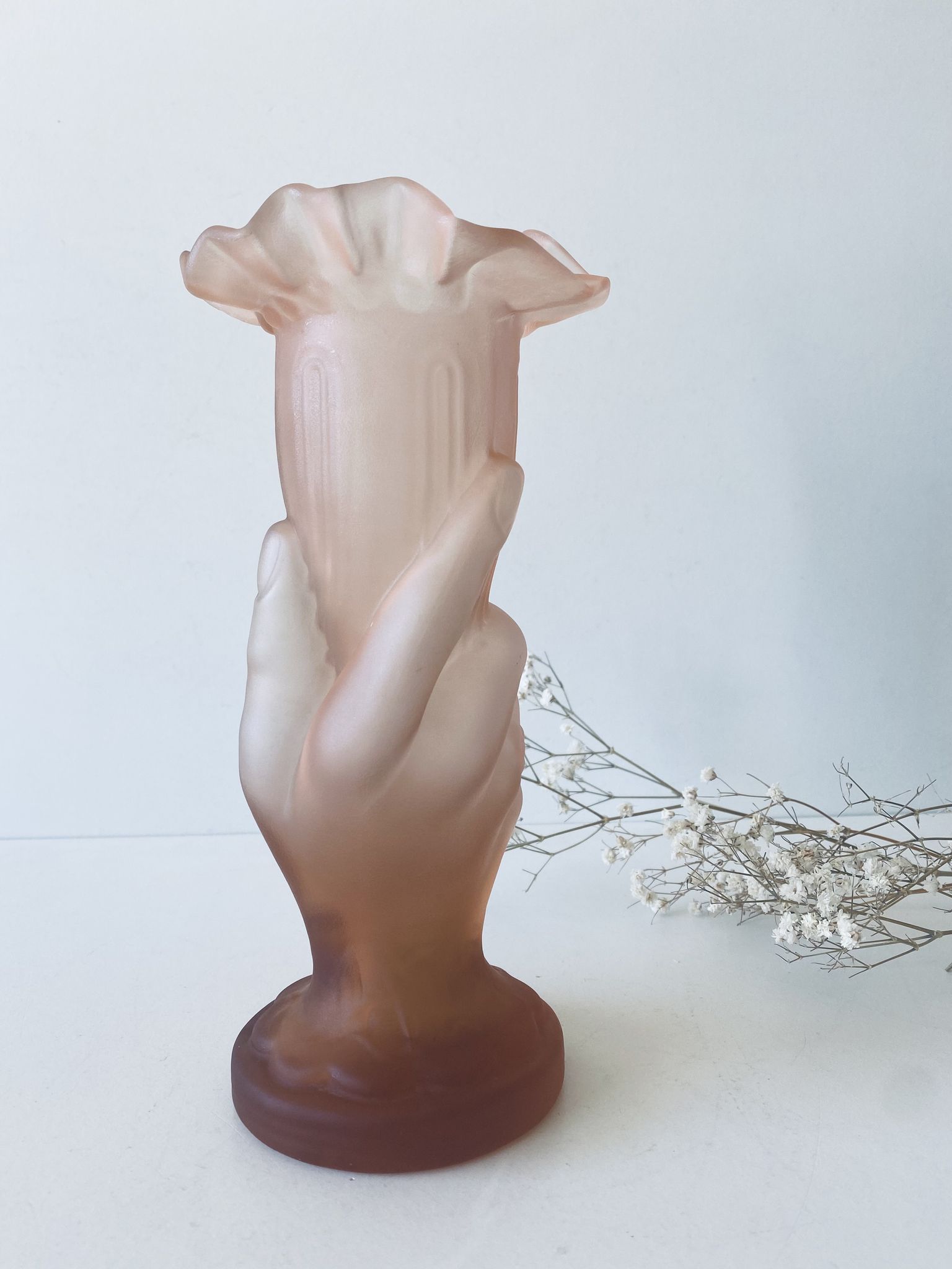 Vase Art deco en verre dépoli rose