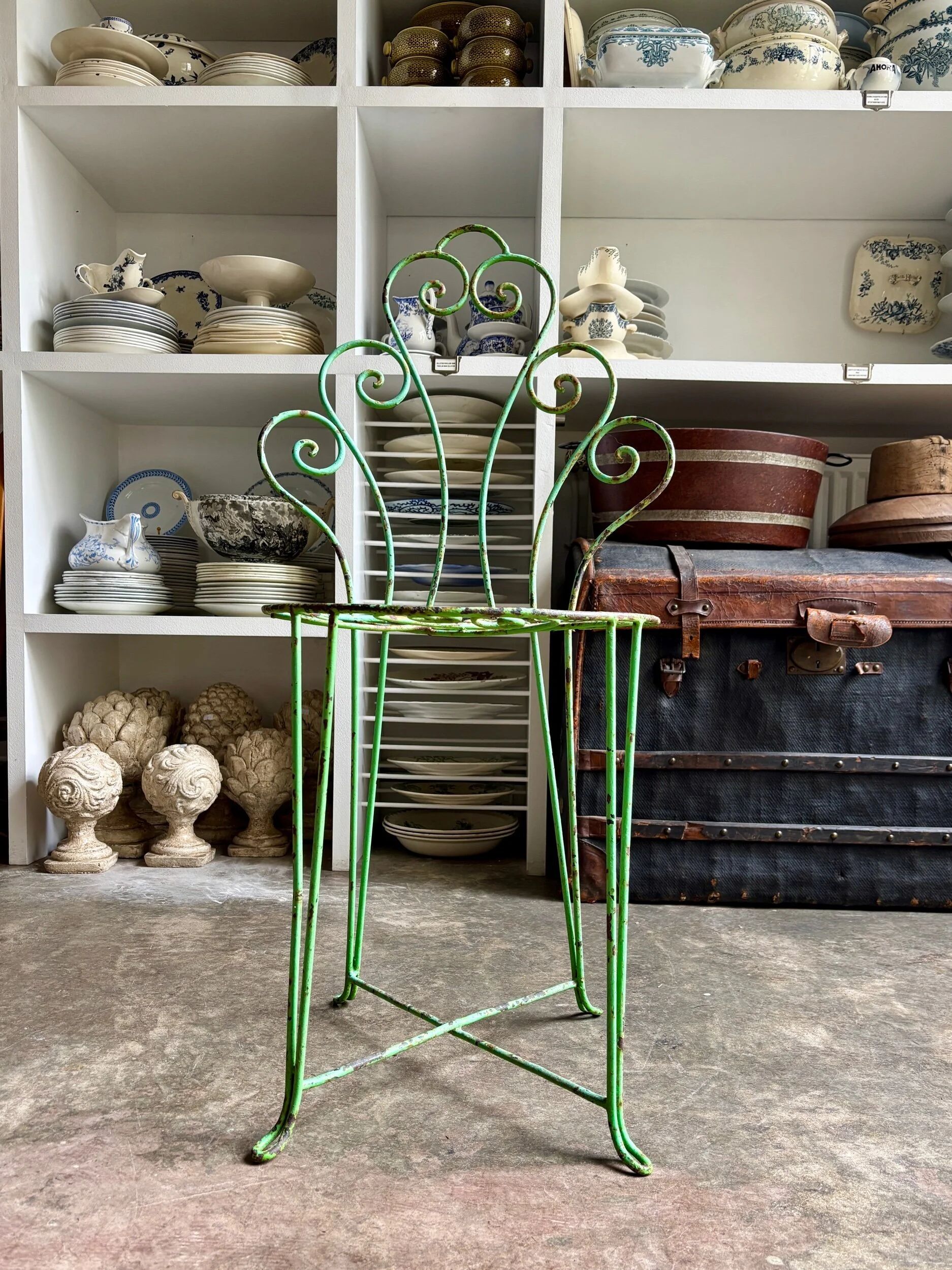 Chaise de jardin en fer forgé vert