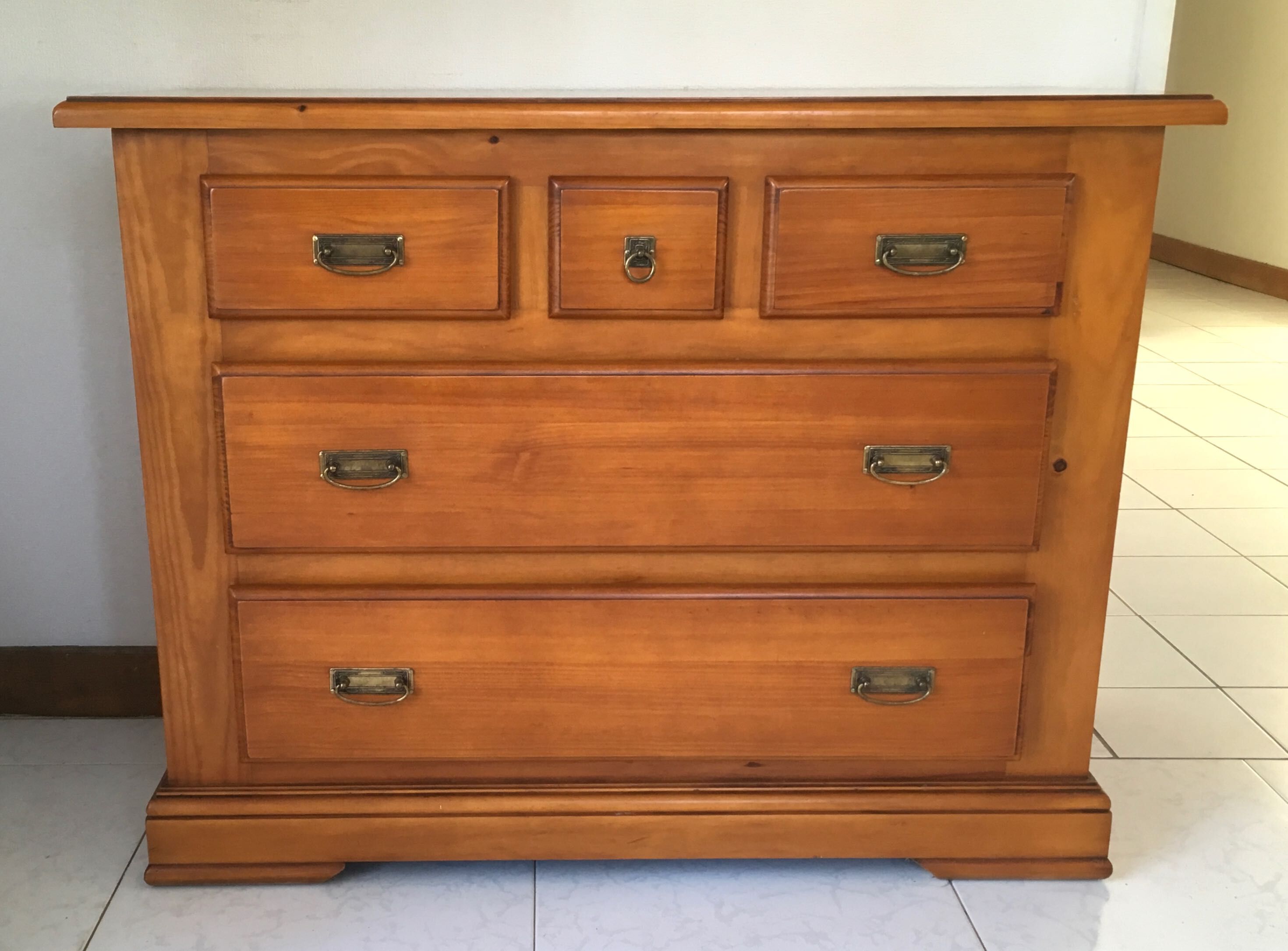 Cherry chest of drawers 5 drawers