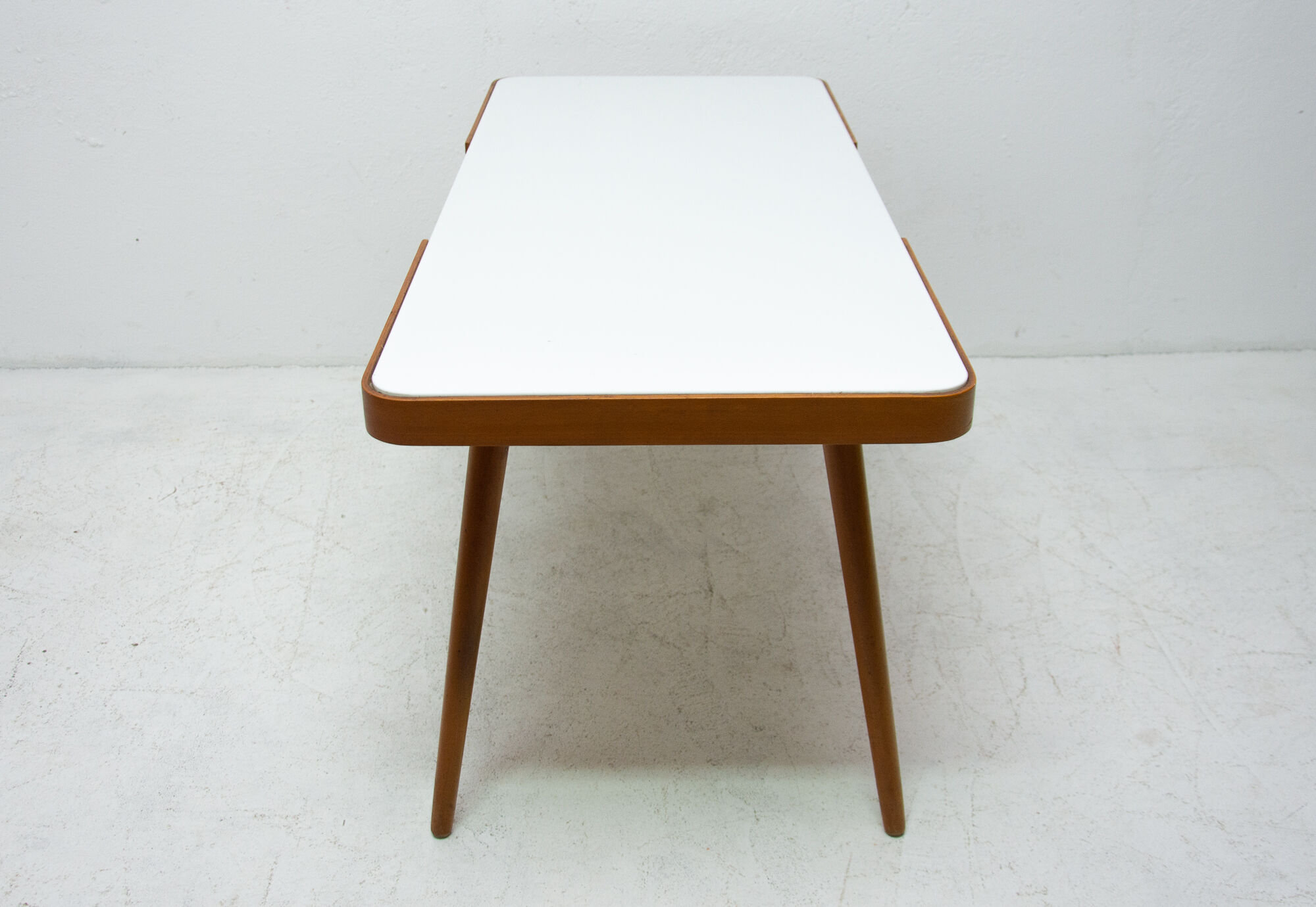 Table basse en verre du milieu du siècle, 1960 ́s, Tchécoslovaquie