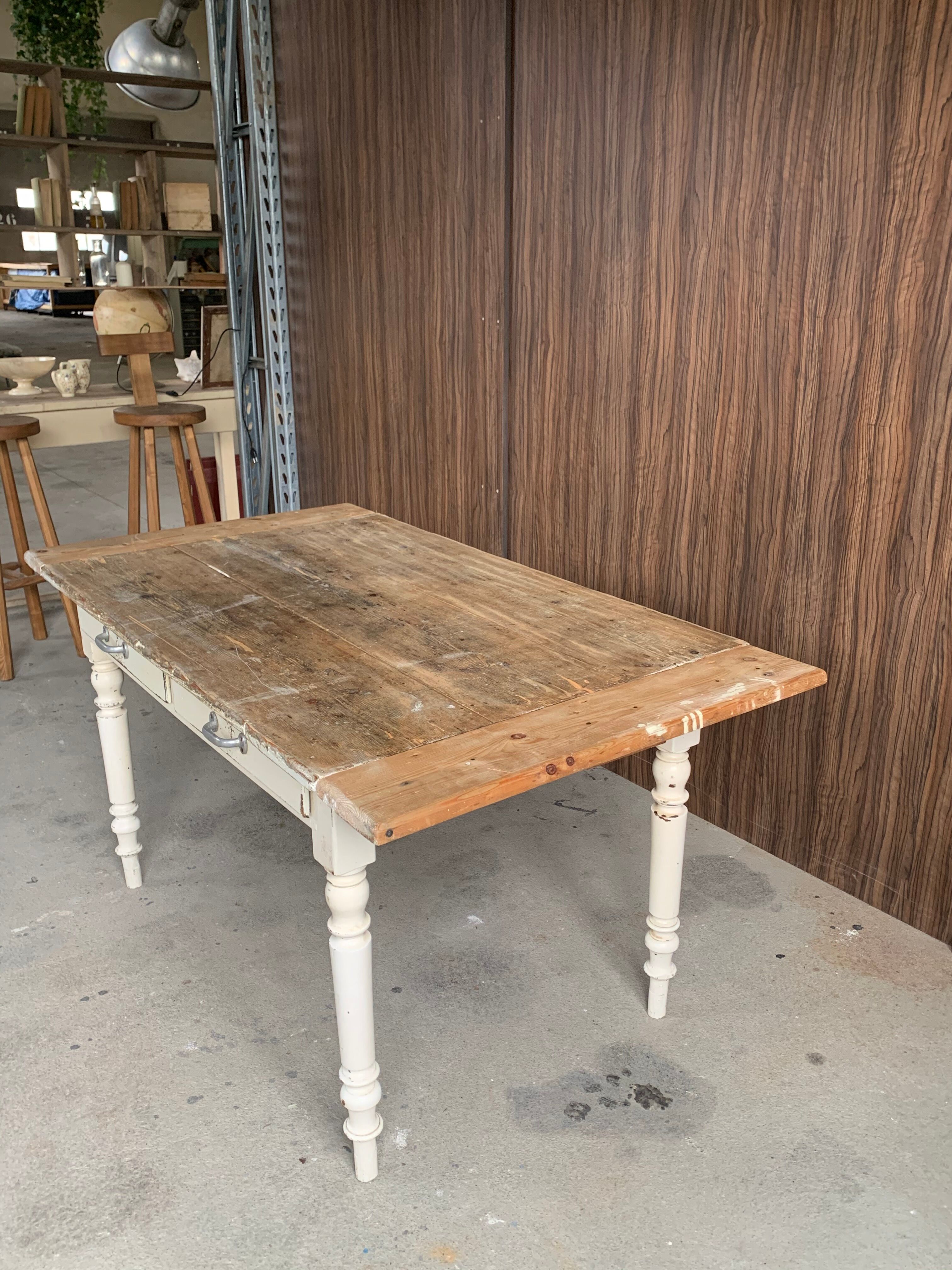 Farm table