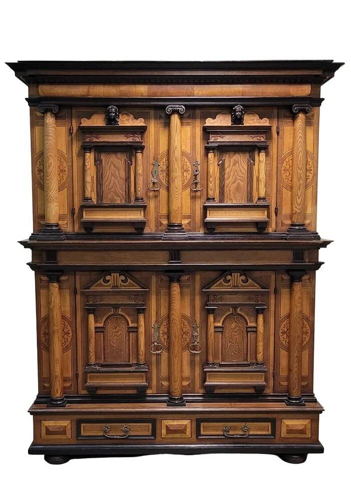 Cabinet or two-part cabinet with Renaissance architectural facade