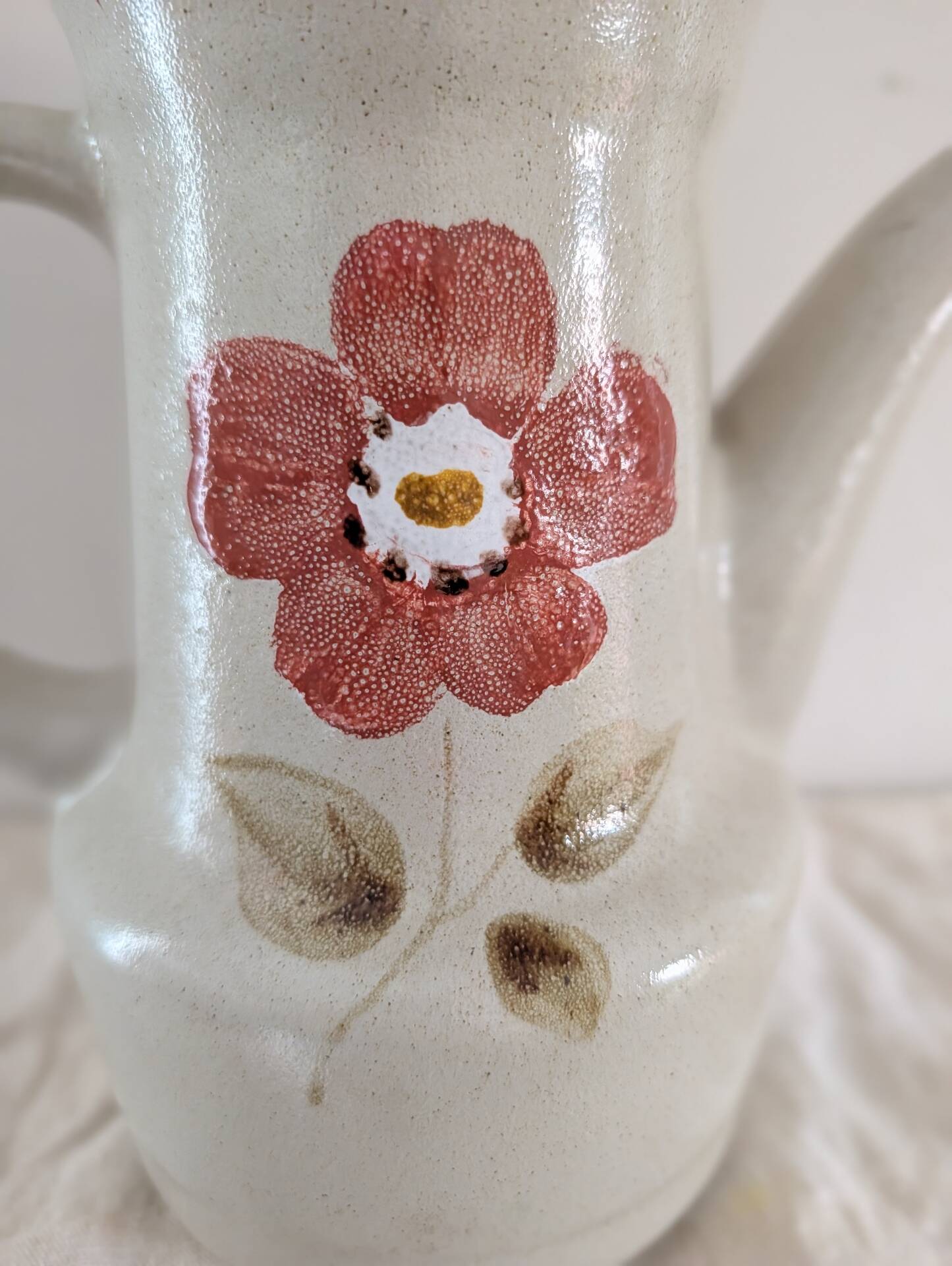 Saint-Amand Camélia coffee pot, 1970s – hand-painted