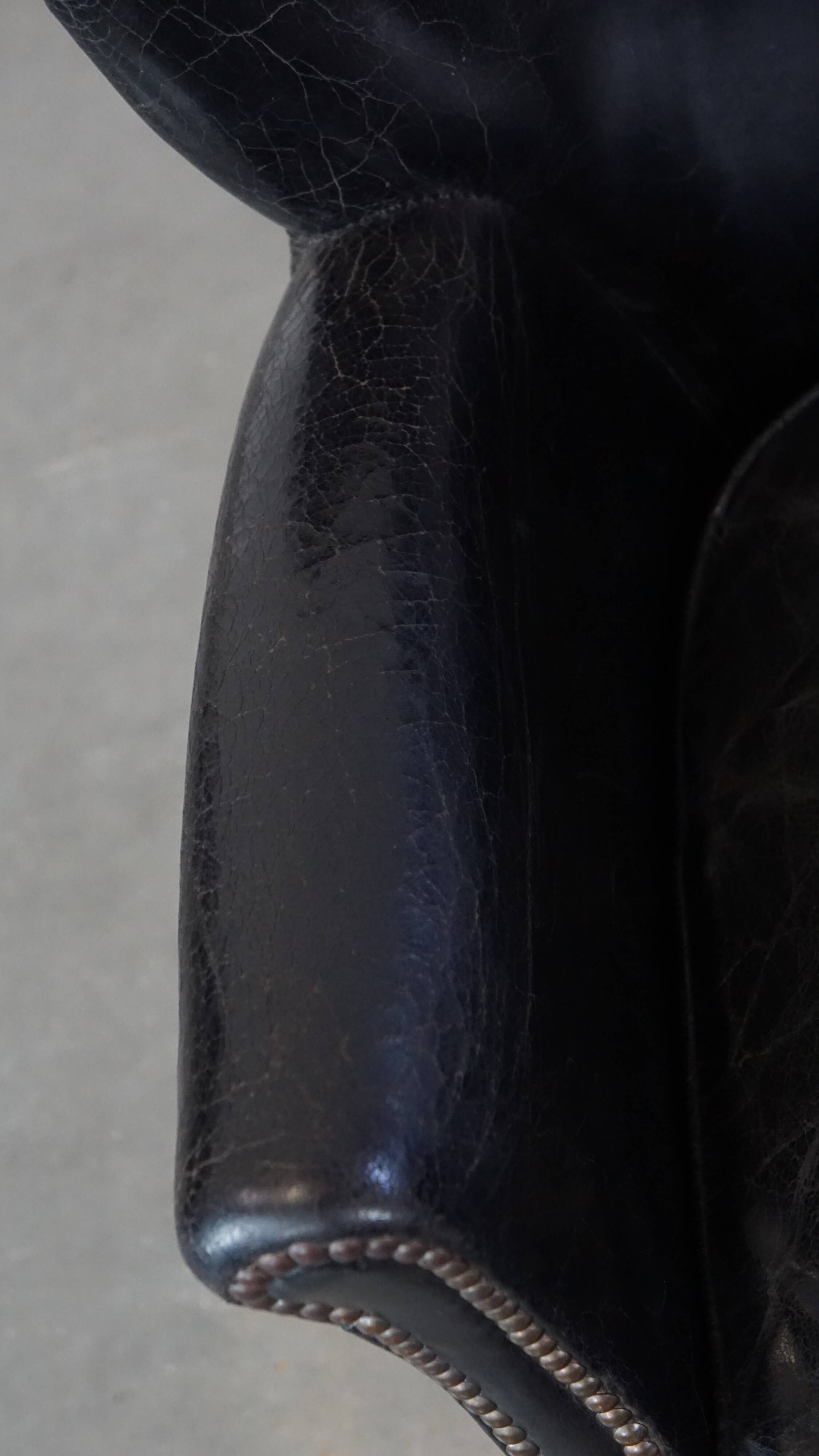 Fauteuil en cuir de vachette noir