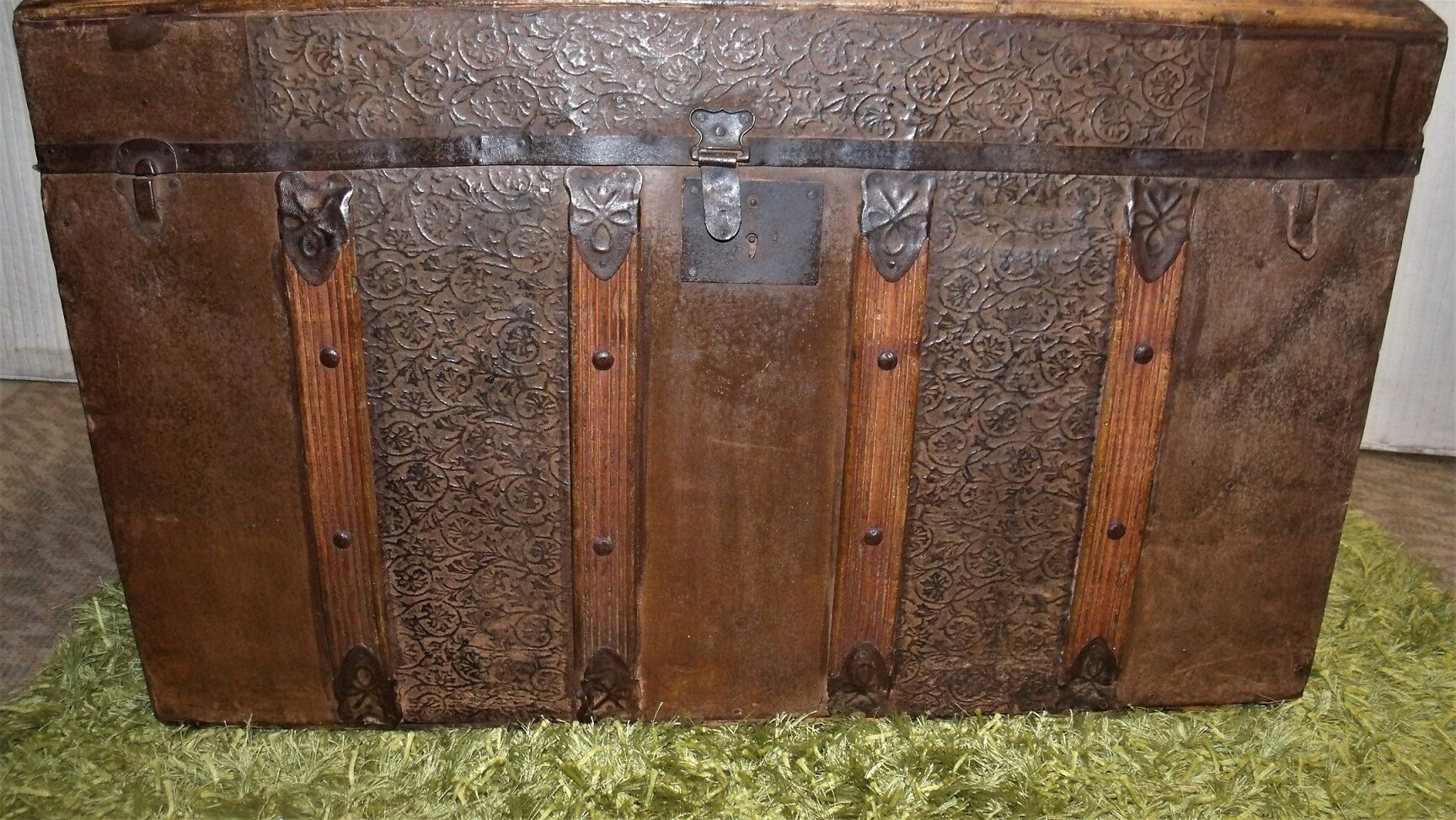 Large colonial trunk repelled steel XXI