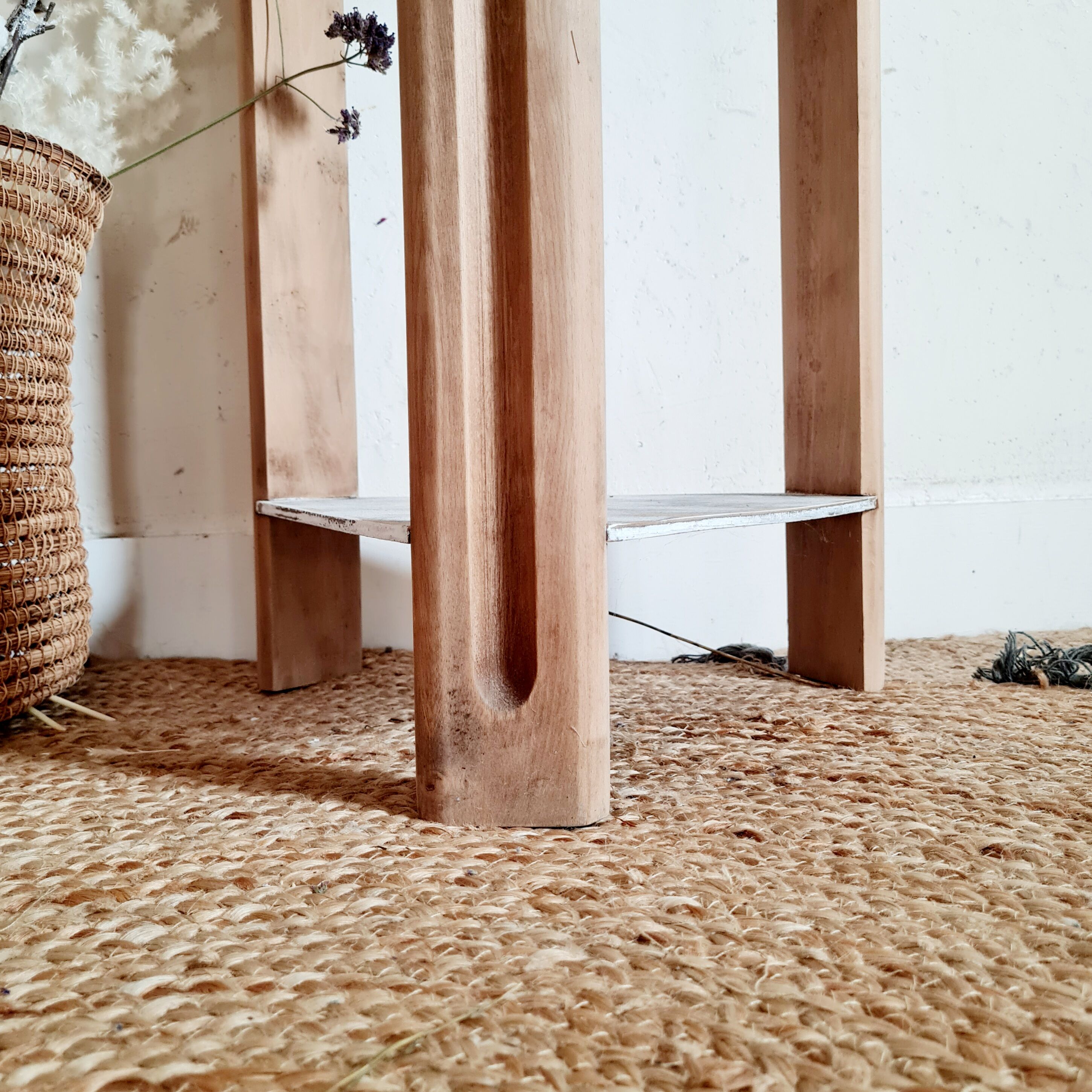 Worker - renovated antique jewelry furniture