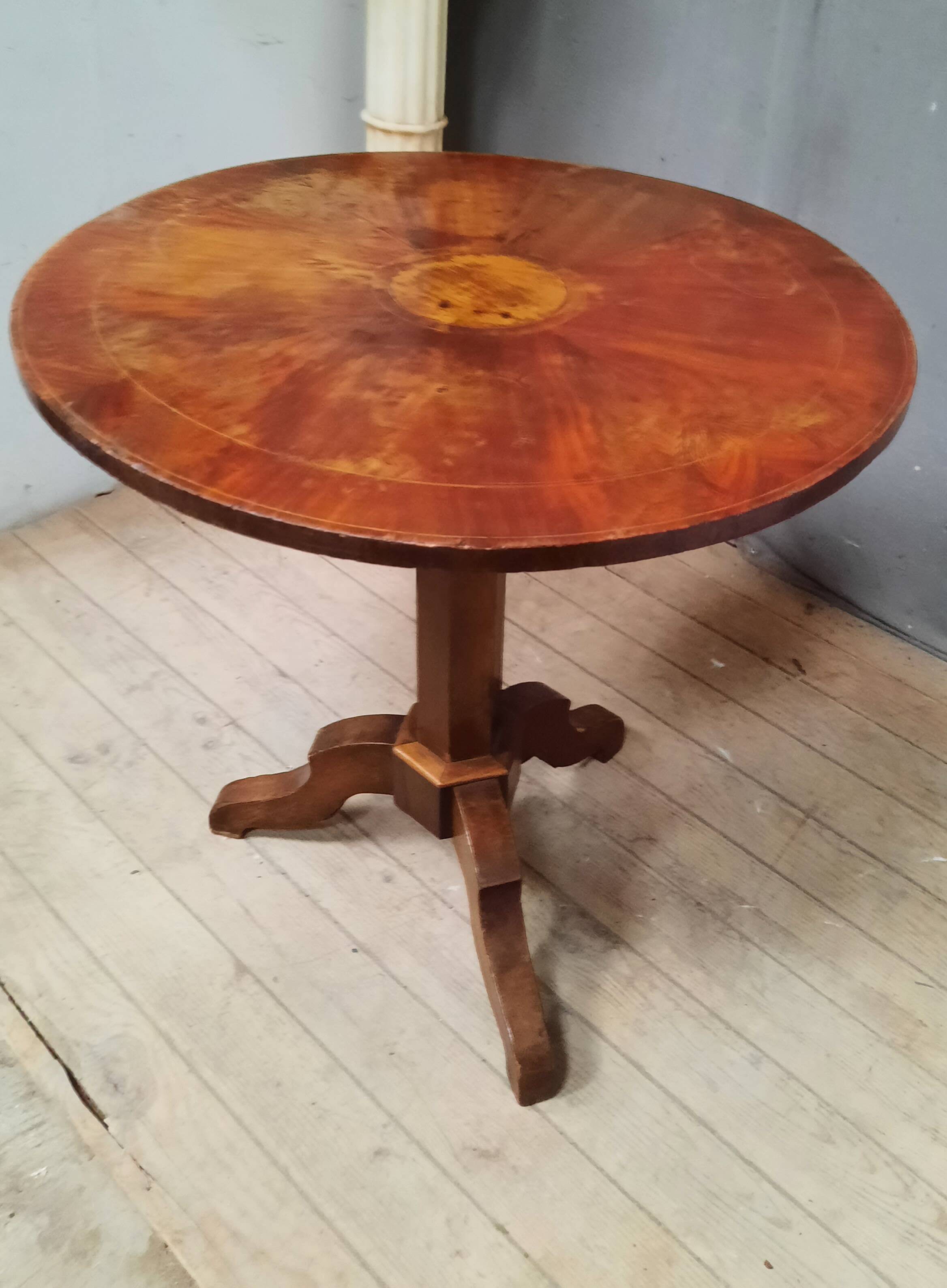 Nineteenth century pedestal table