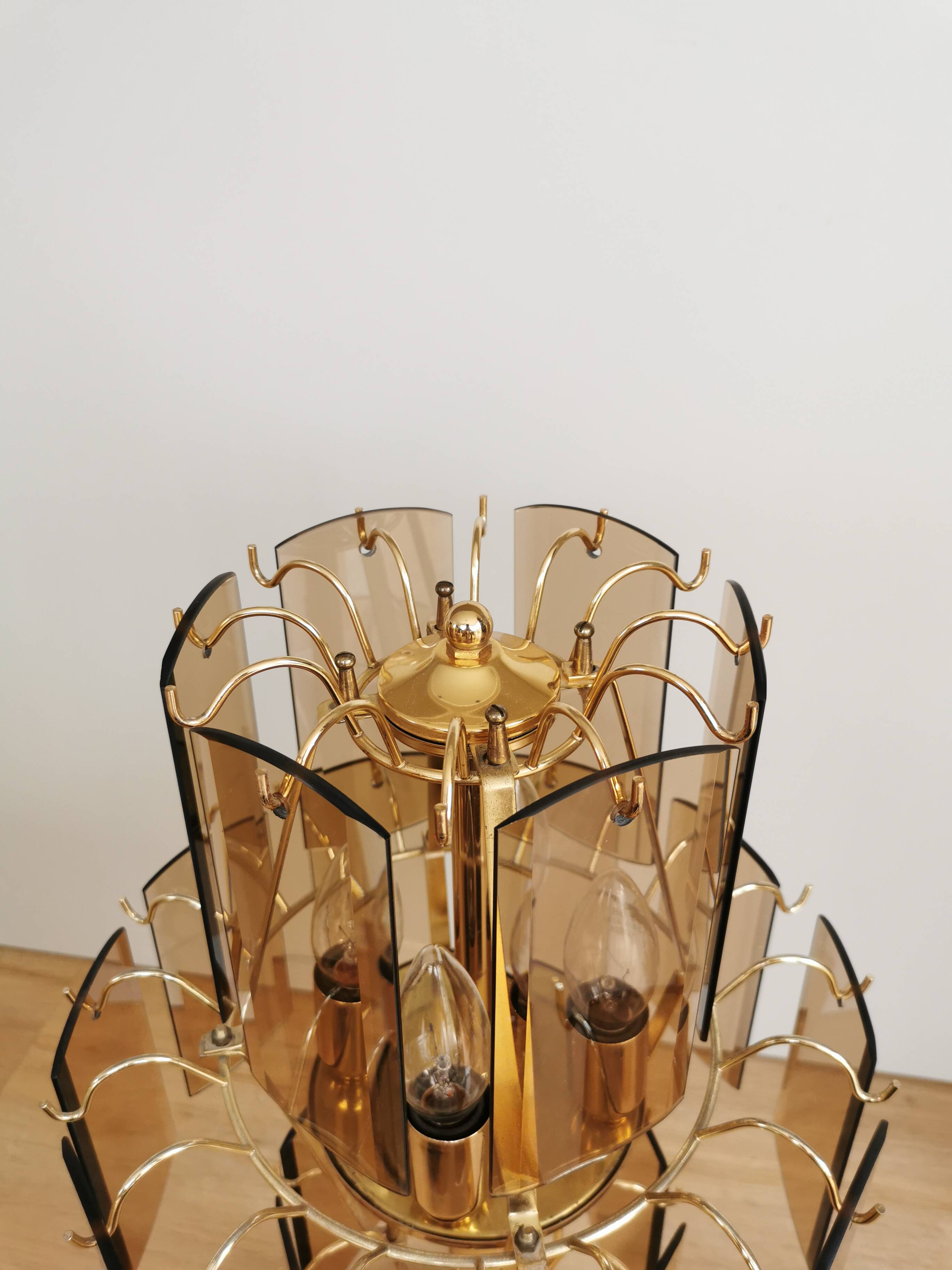 Lampe de bureau vintage en verre fumé : EGLO Leuchten, table dorée autrichienne des années 1980