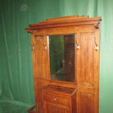 chestnut coat holder