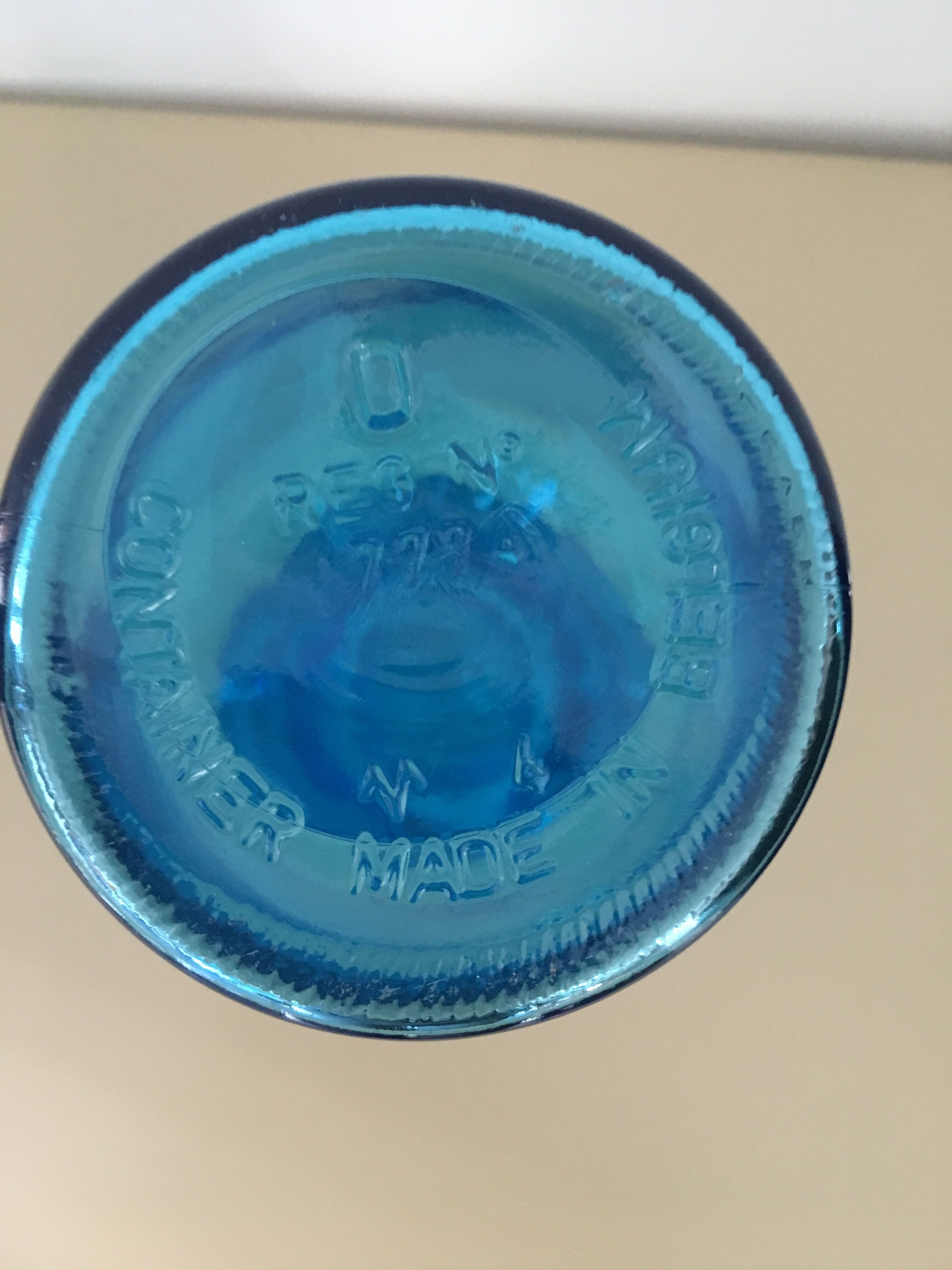 Lever apothecary-type bottle