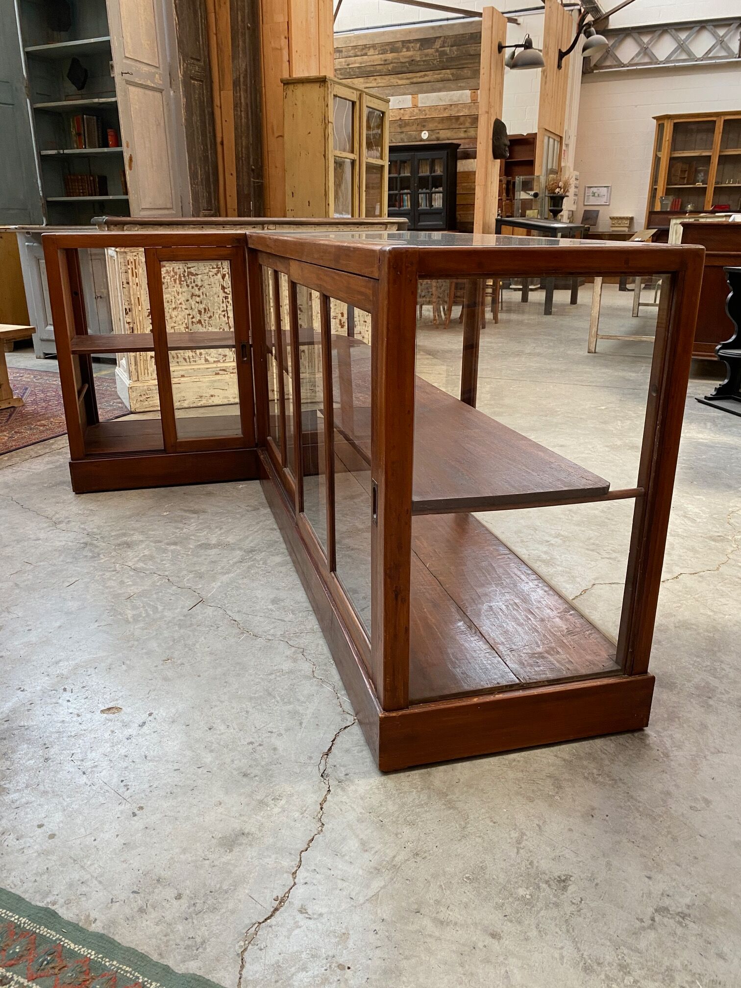 Mahogany corner display counter