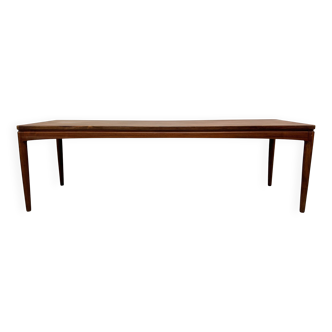 Table basse danoise longue en palissandre.